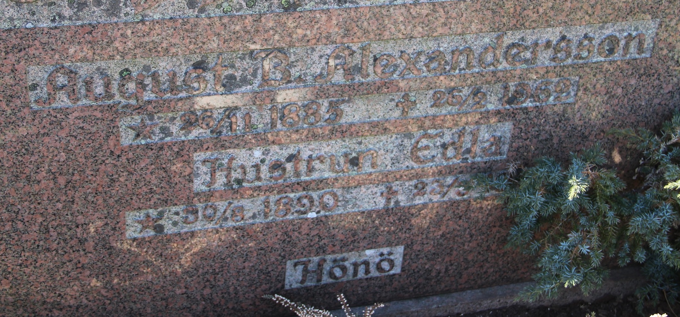 Grav B080 Hönö Kyrkogård
