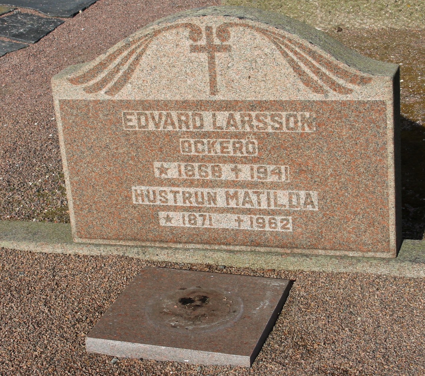 Grav B014 Öckerö Kyrkogård