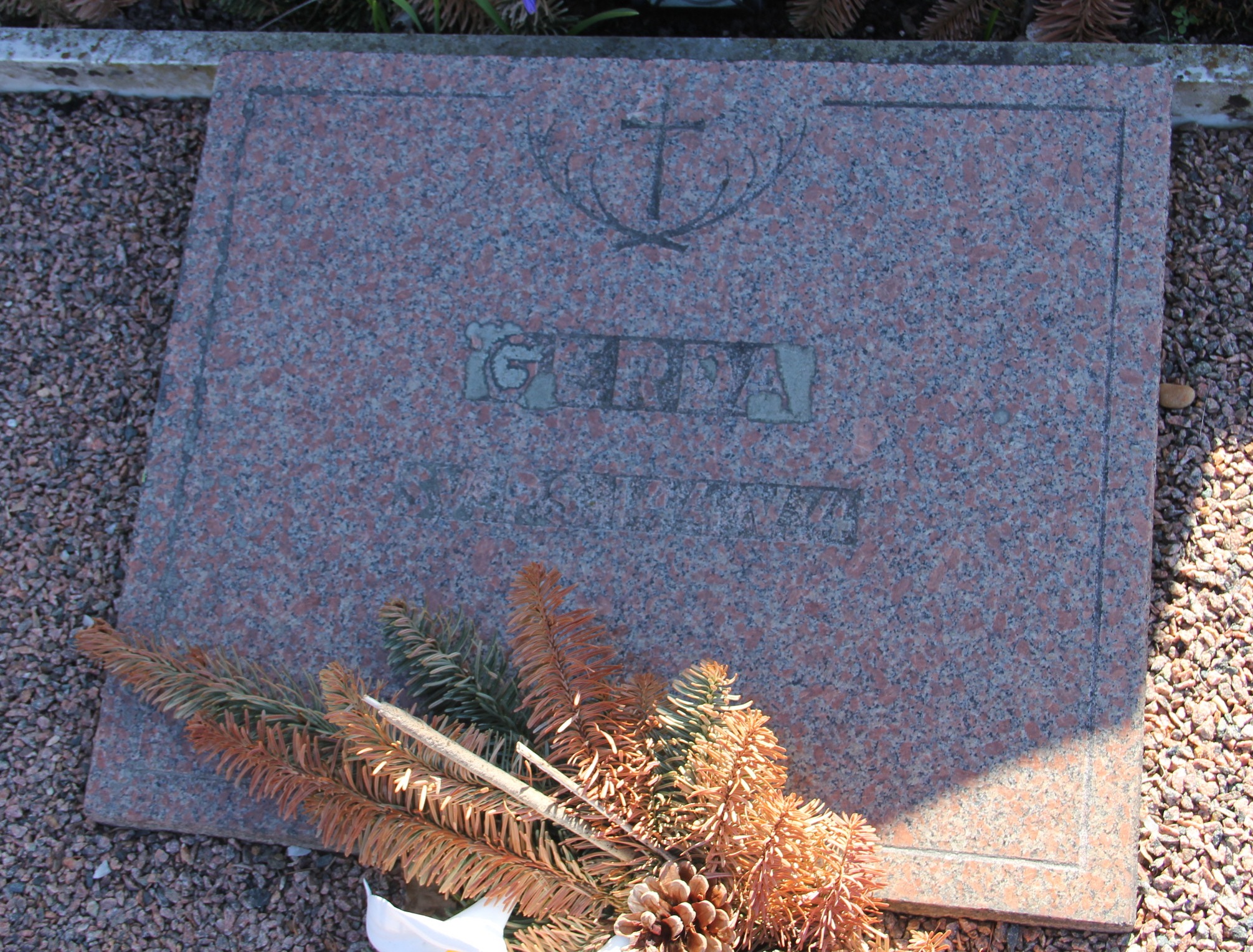 Grav D083 Öckerö Kyrkogård