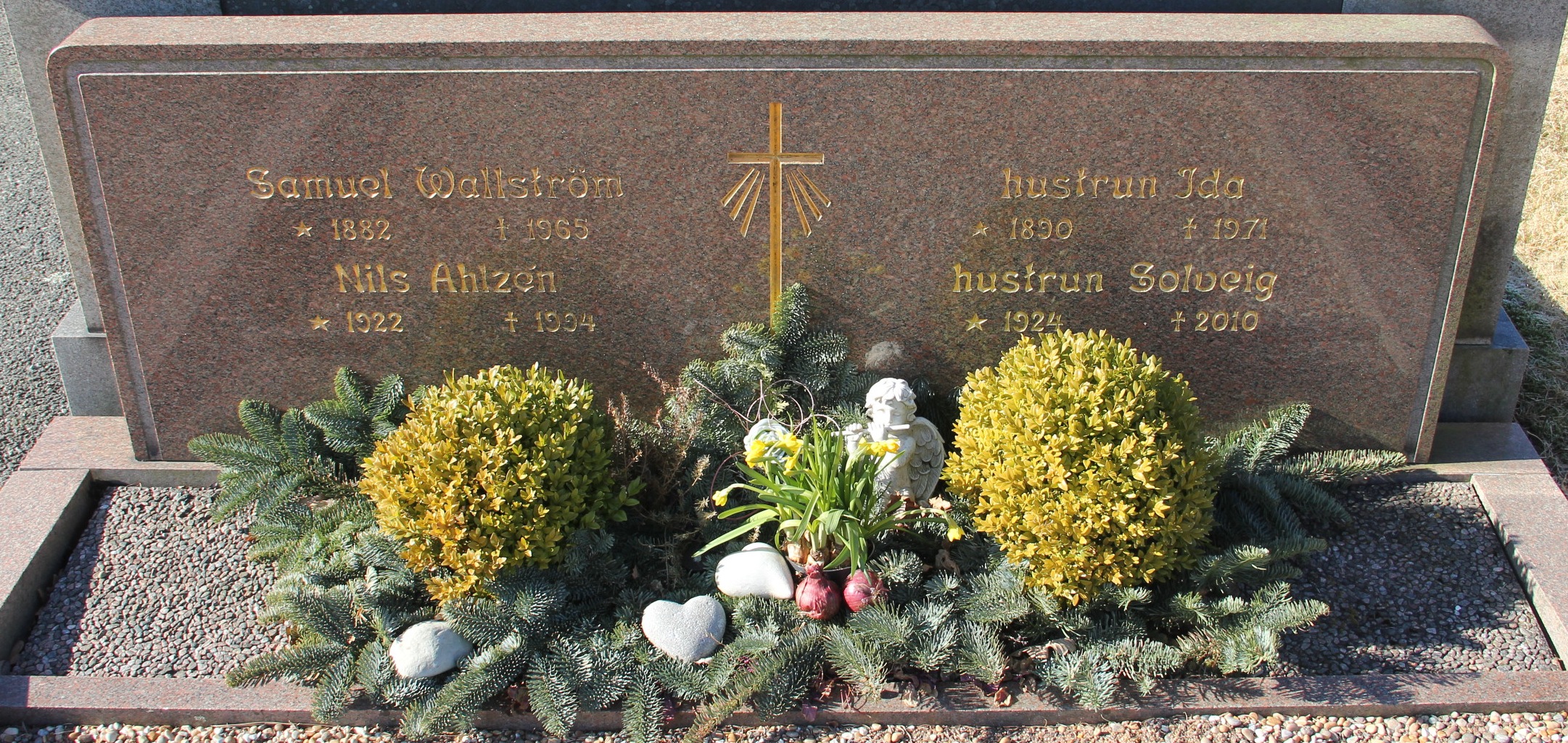 Grav F045 Hönö Kyrkogård