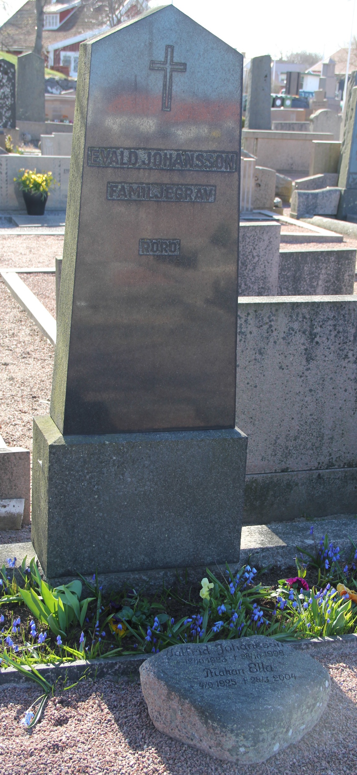 Grav C183 Öckerö Kyrkogård