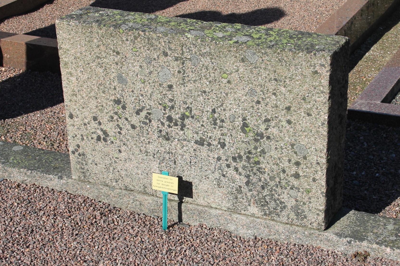 Grav D097 Öckerö Kyrkogård
