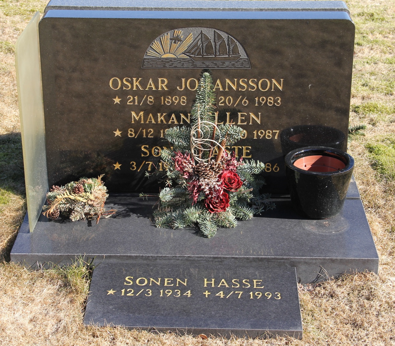 Grav C013 Hönö Kyrkogård