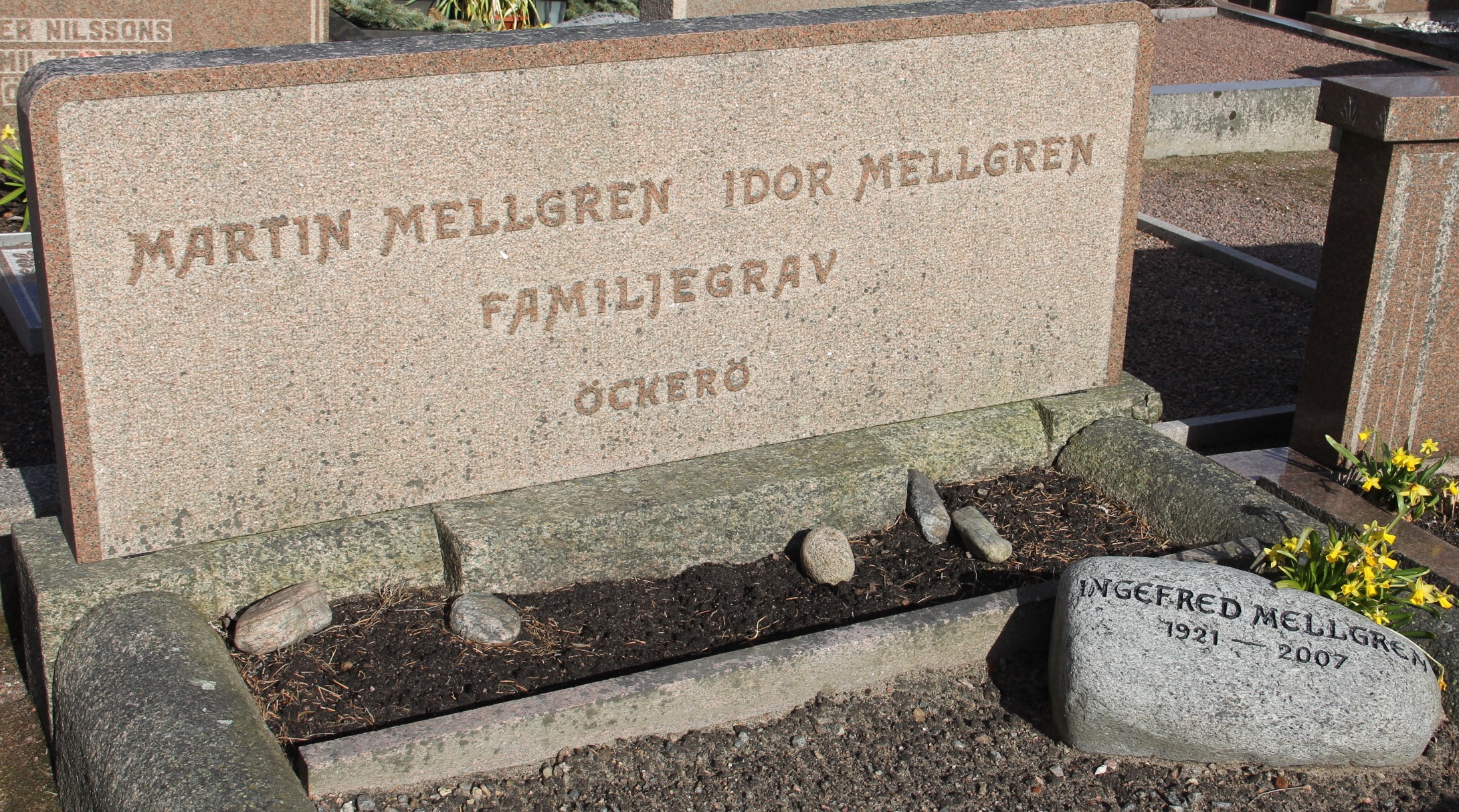 Grav B016 Öckerö Kyrkogård
