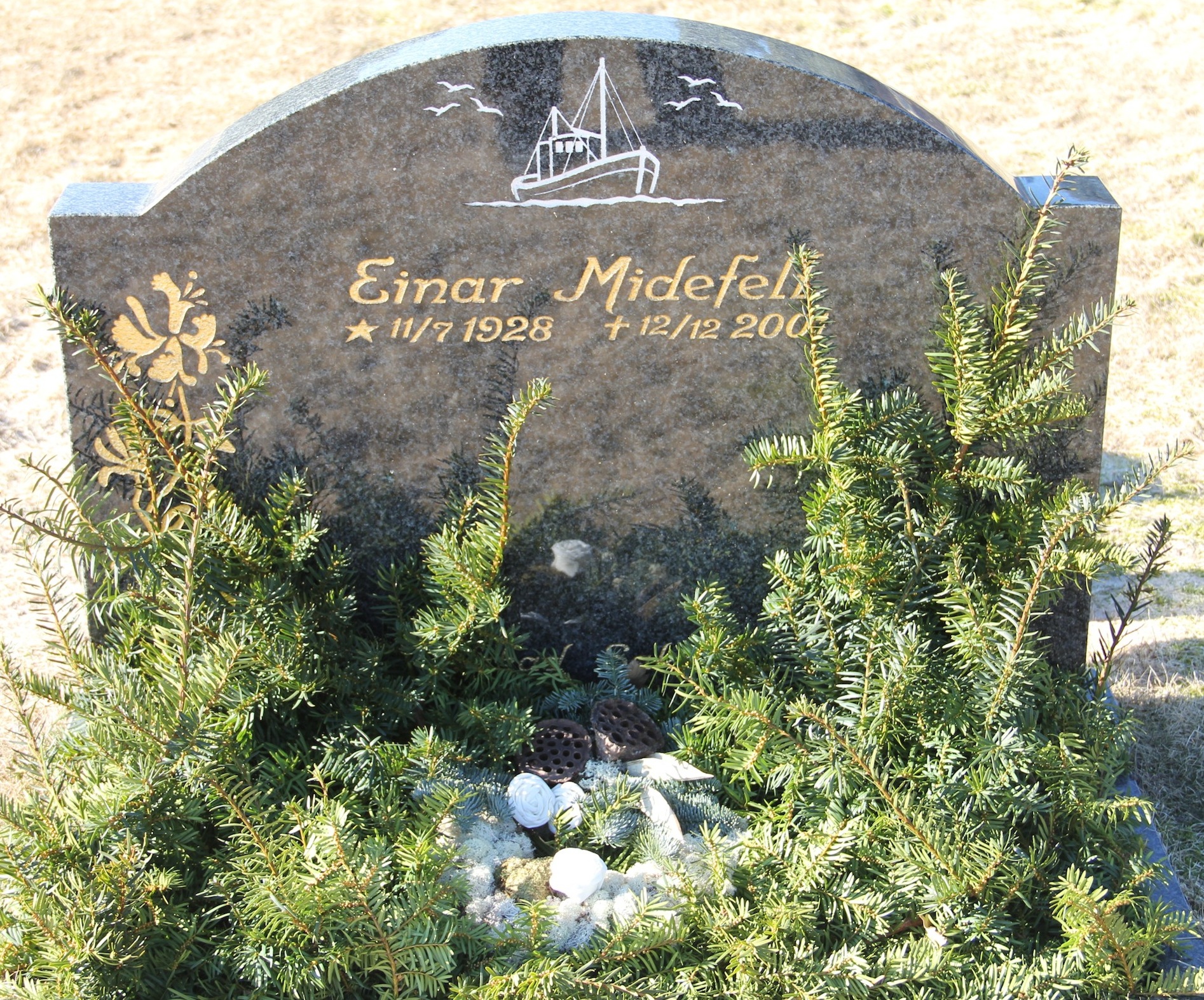 Grav A076 Hönö Kyrkogård