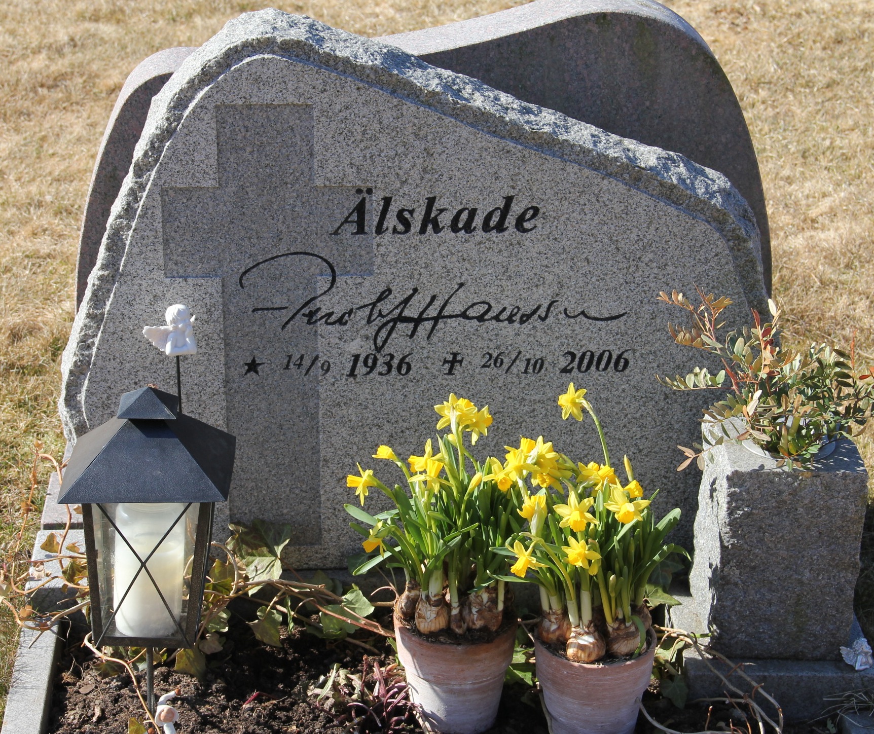 Grav G072 Hönö Kyrkogård