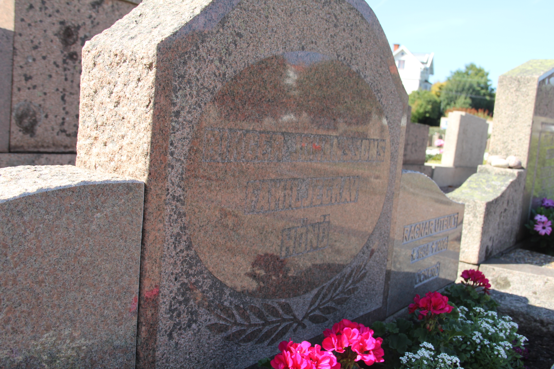 Grav E241 Öckerö Kyrkogård