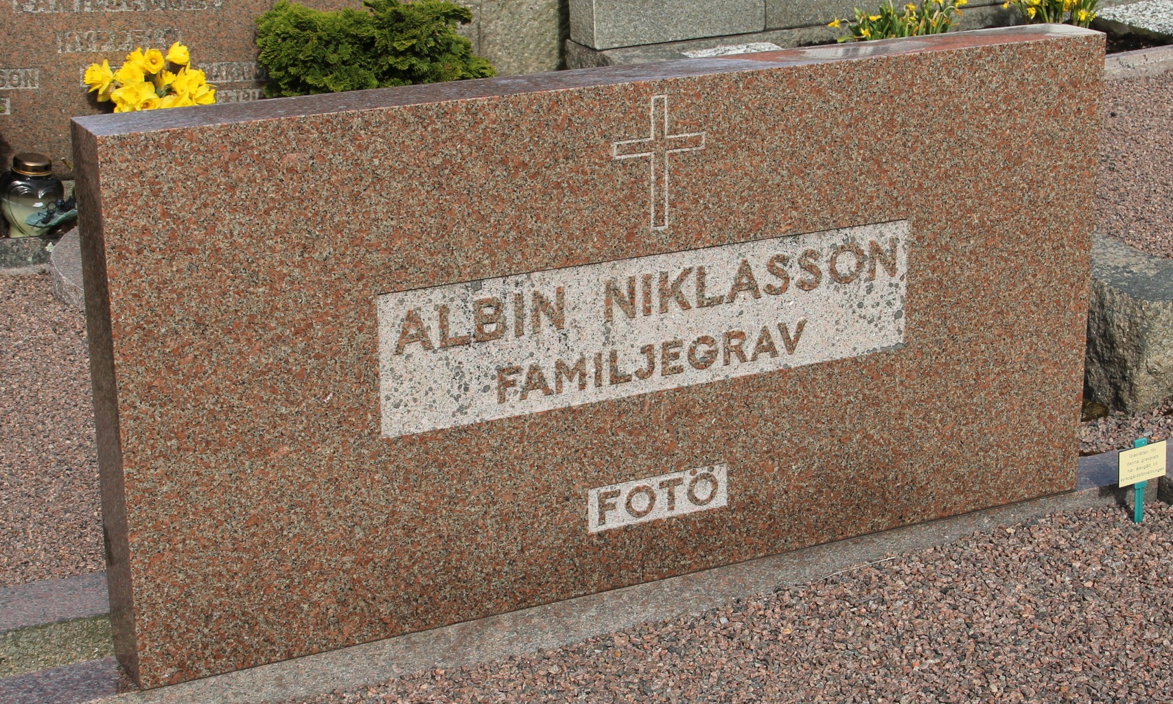 Grav C024 Öckerö Kyrkogård
