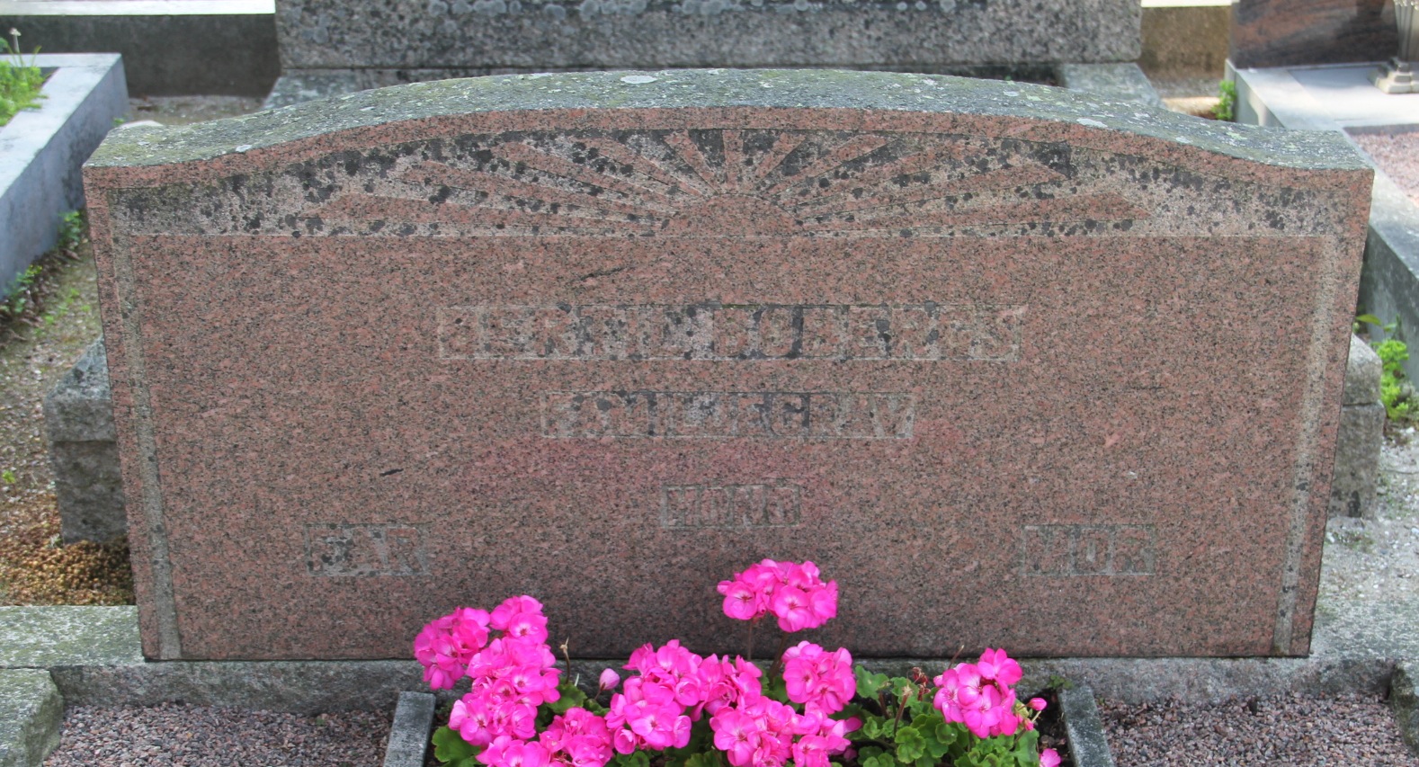 Grav E104 Öckerö Kyrkogård
