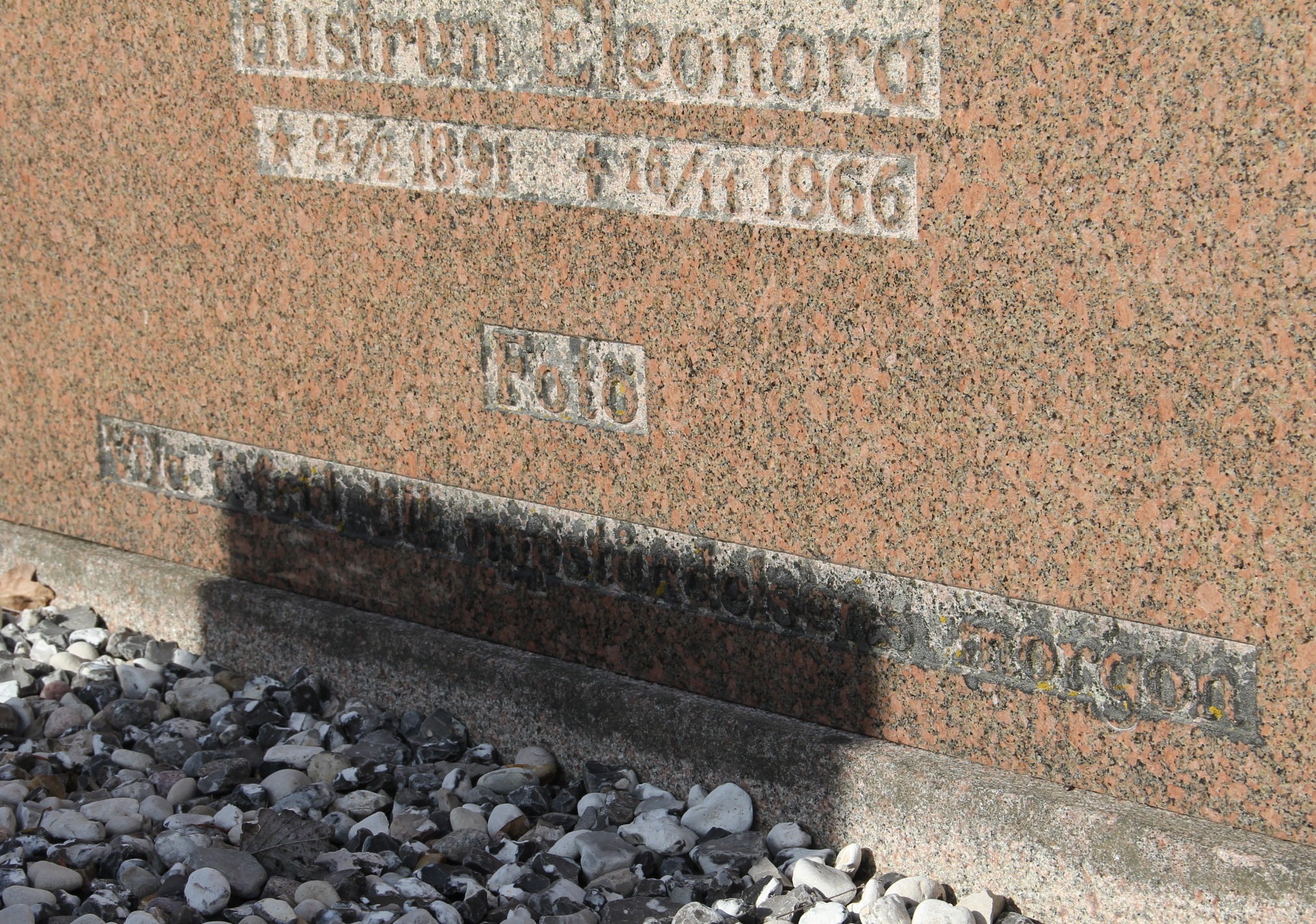 Grav B031 Öckerö Kyrkogård