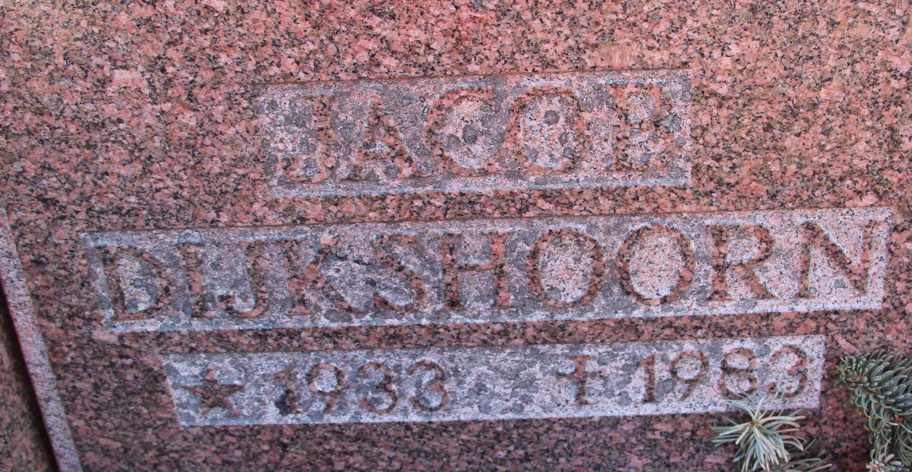Grav E032 Hönö Kyrkogård
