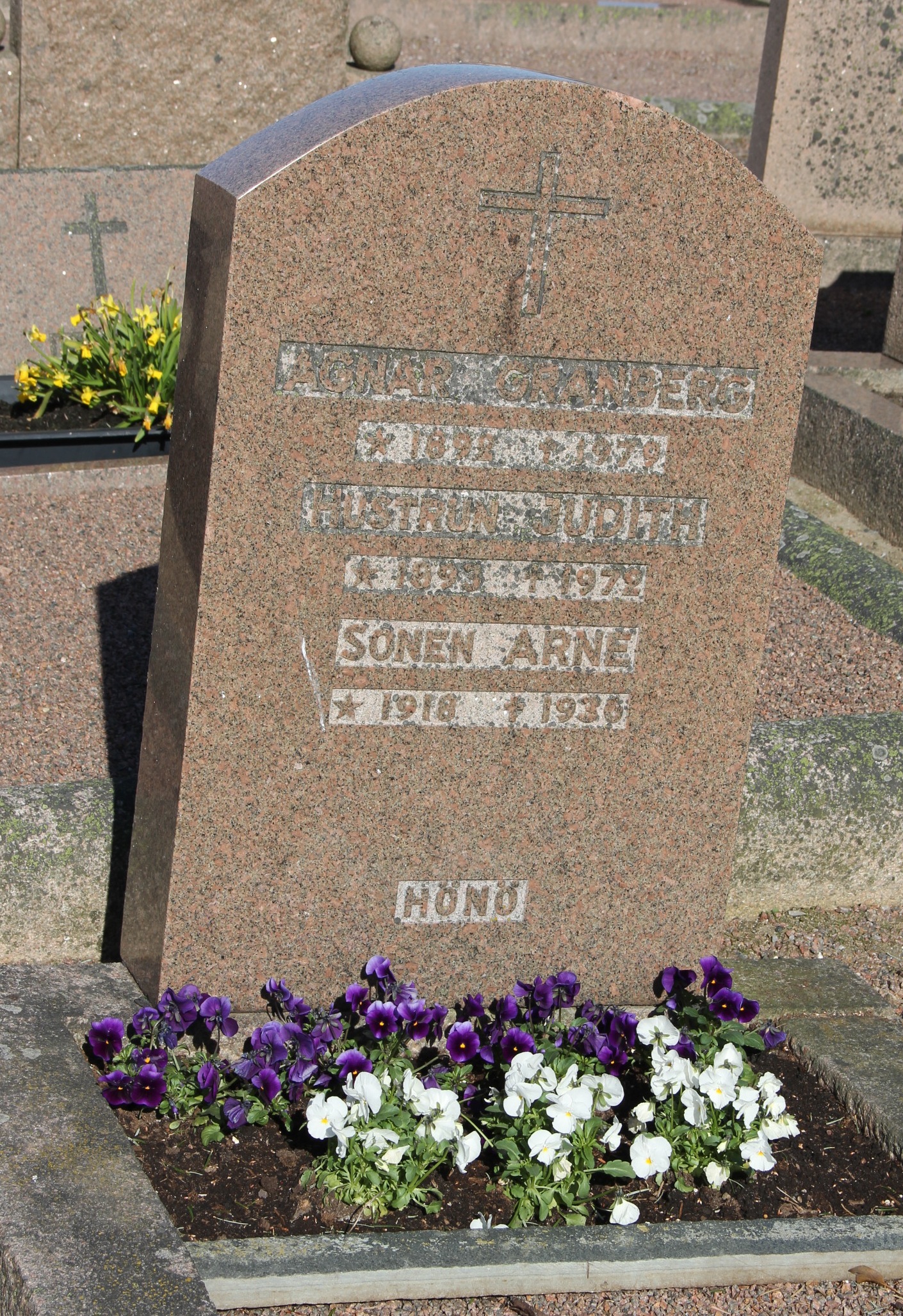 Grav D052 Öckerö Kyrkogård