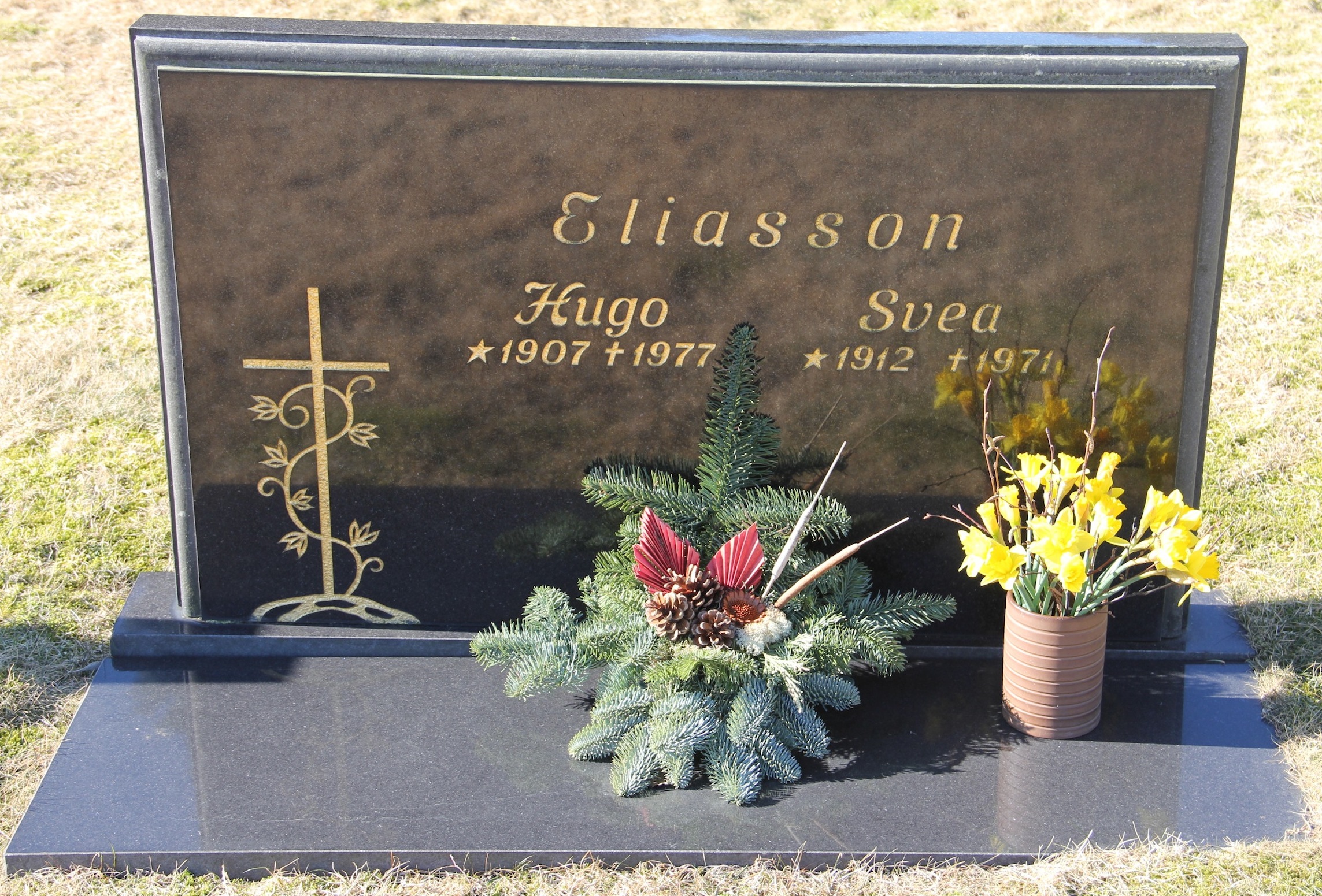Grav B019 Hönö Kyrkogård