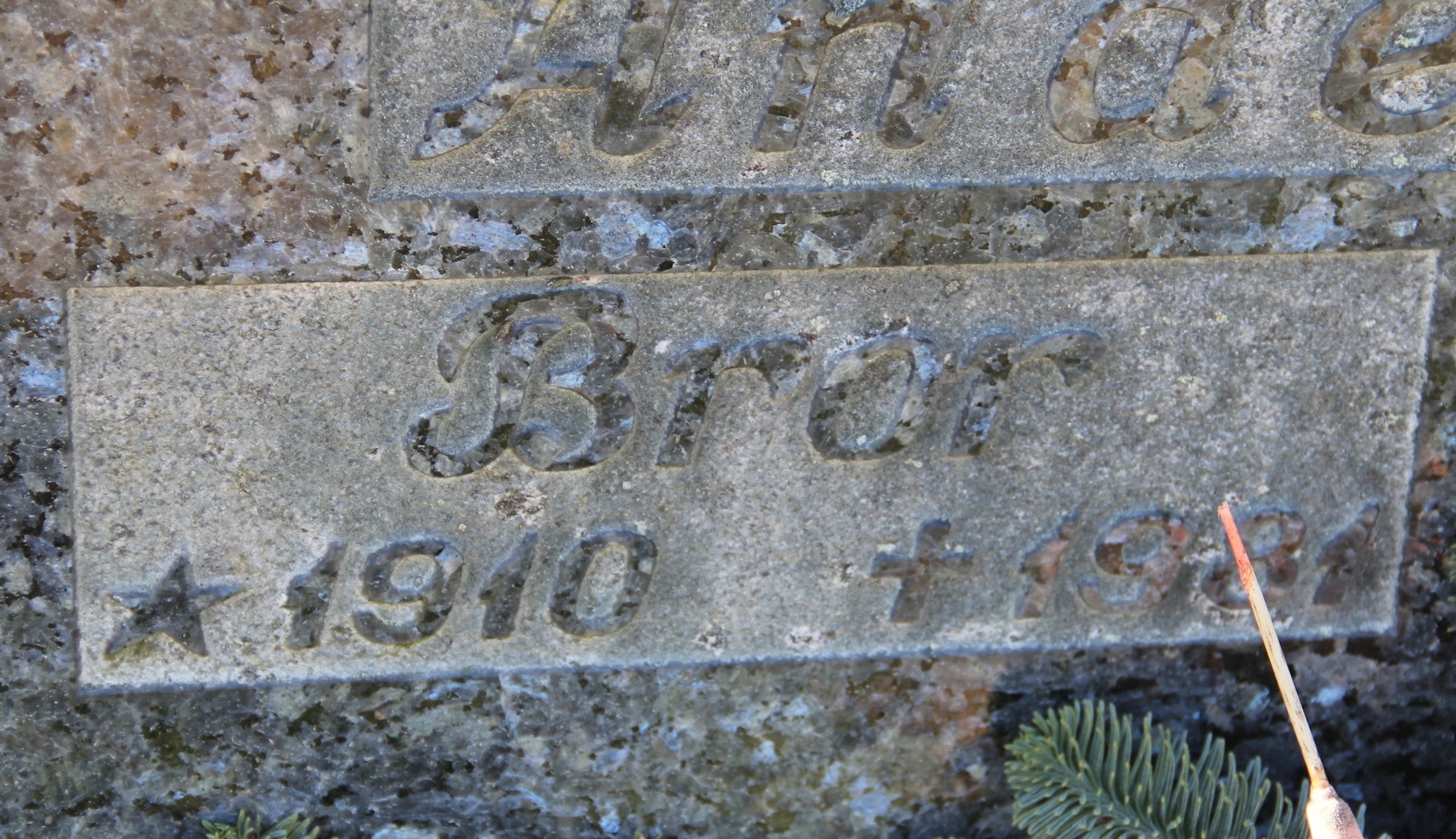 Grav B068 Hönö Kyrkogård