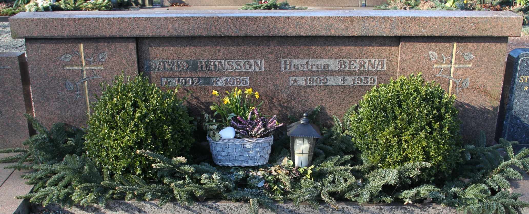 Grav E018 Hönö Kyrkogård