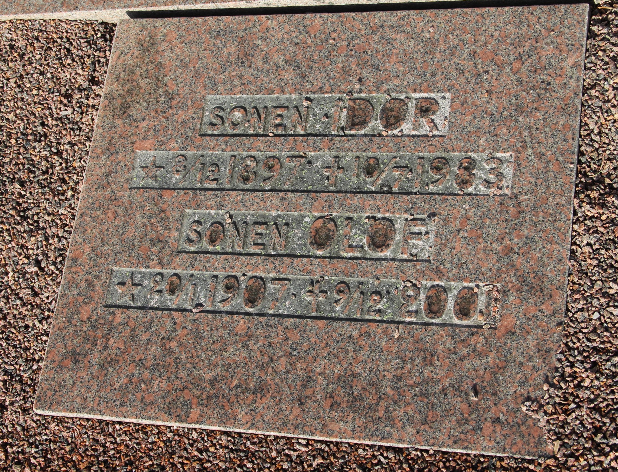 Grav B032 Öckerö Kyrkogård