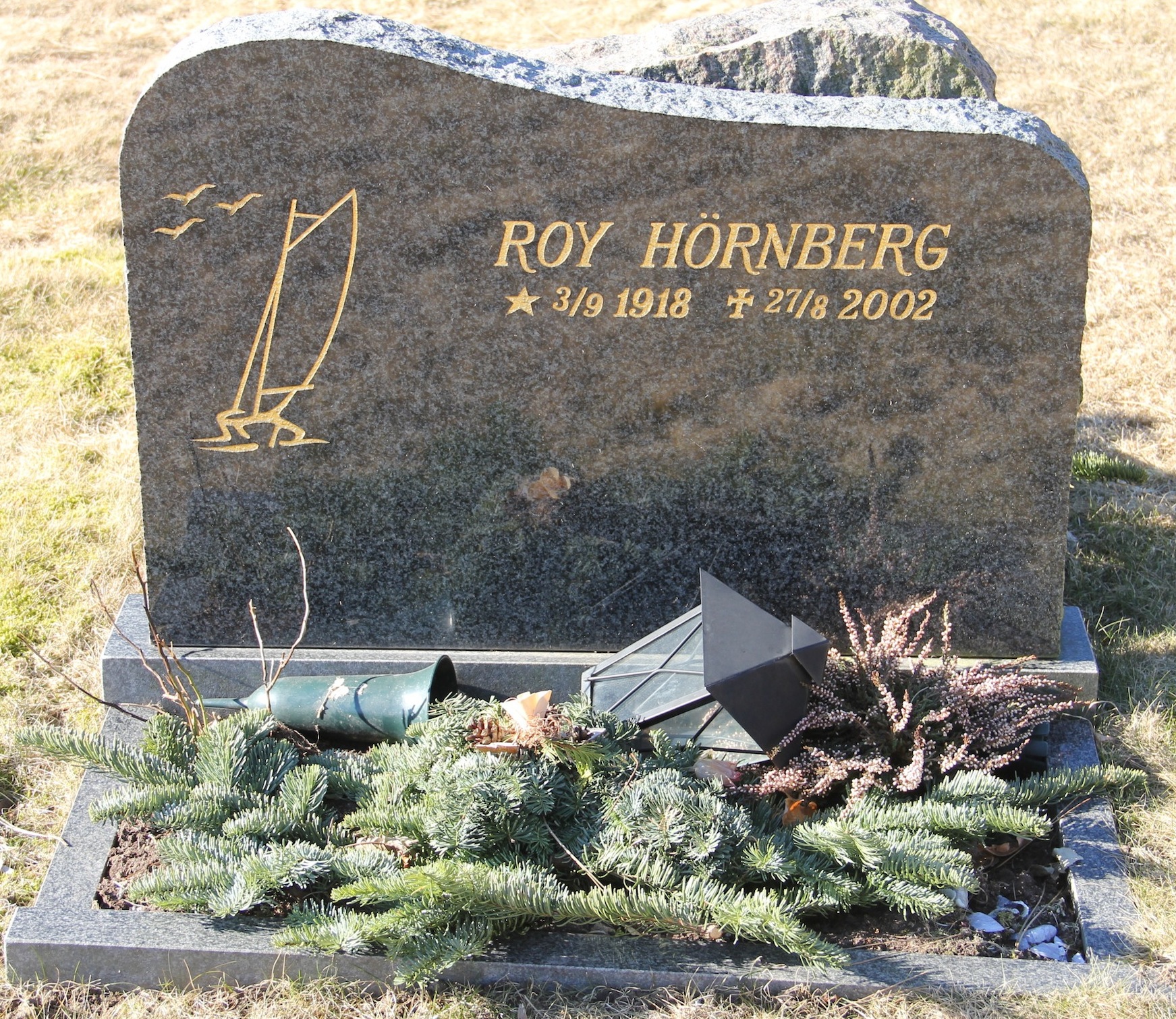 Grav A071 Hönö Kyrkogård