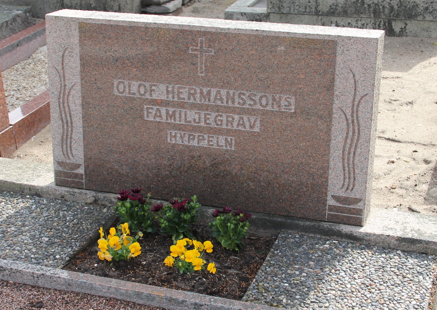 Grav B122 Öckerö Kyrkogård
