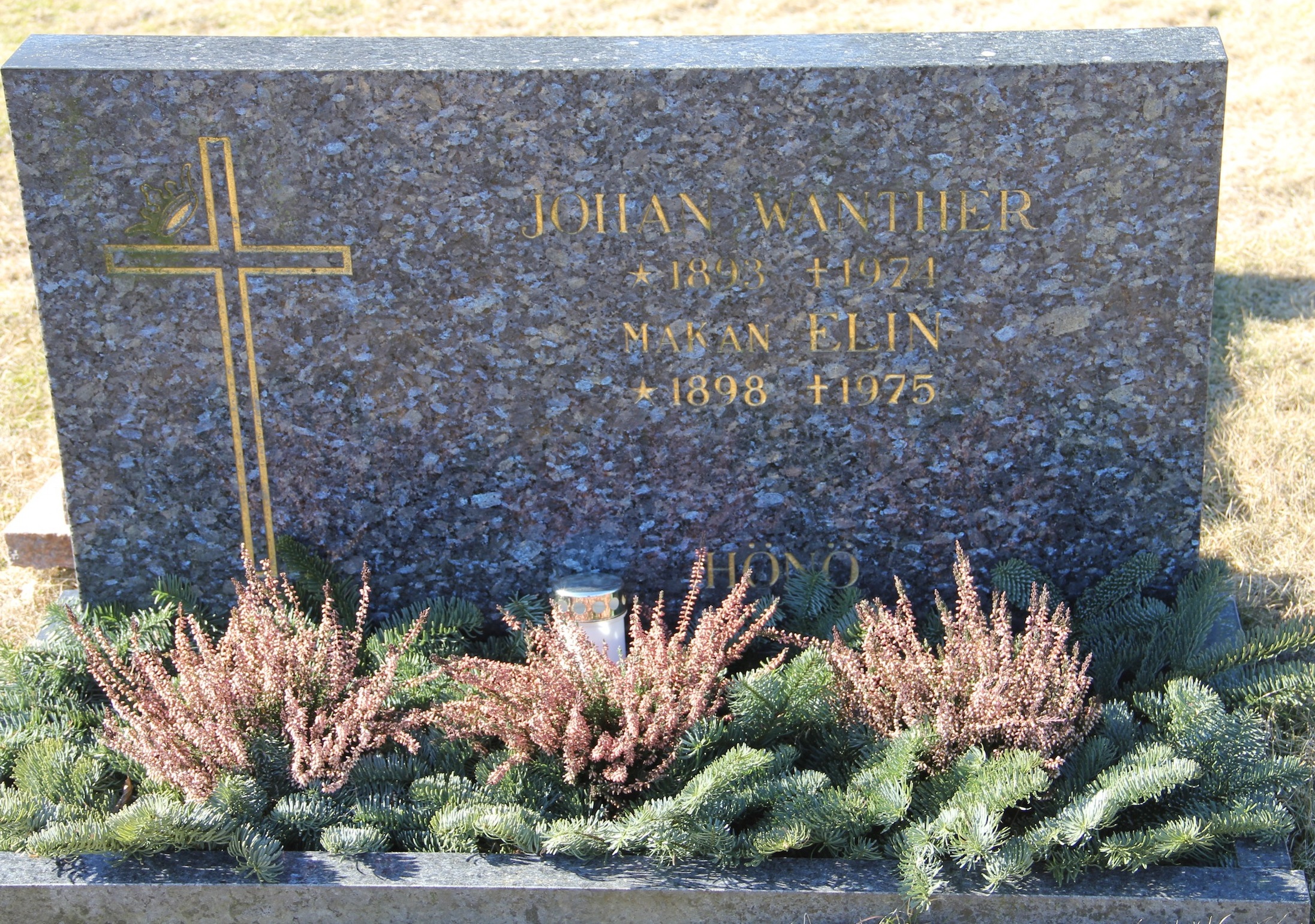 Grav B035 Hönö Kyrkogård