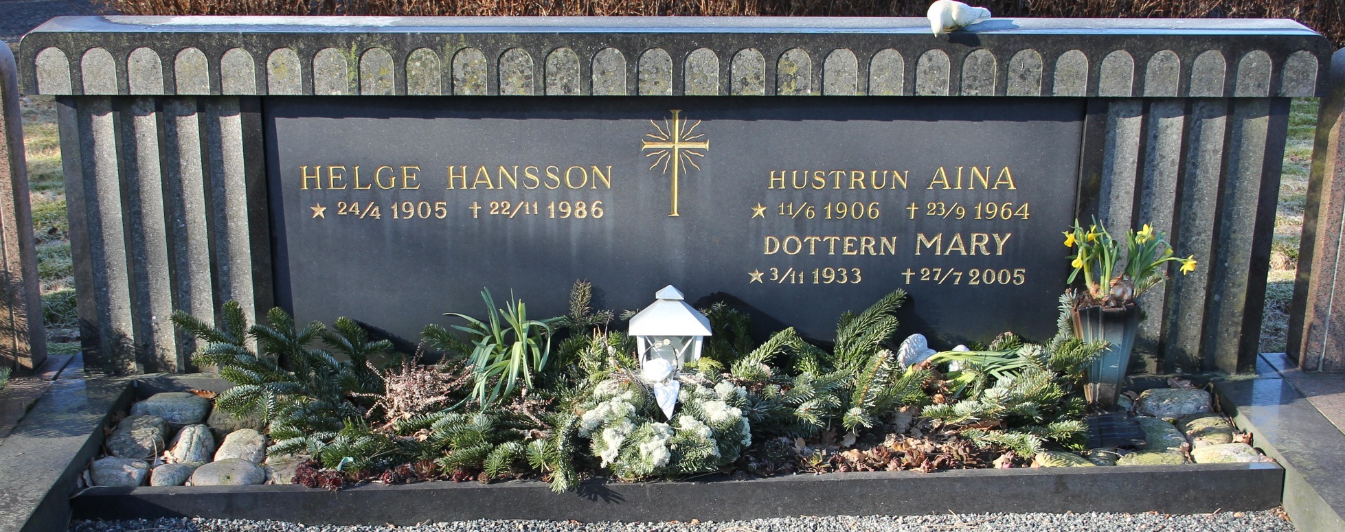 Grav E010 Hönö Kyrkogård