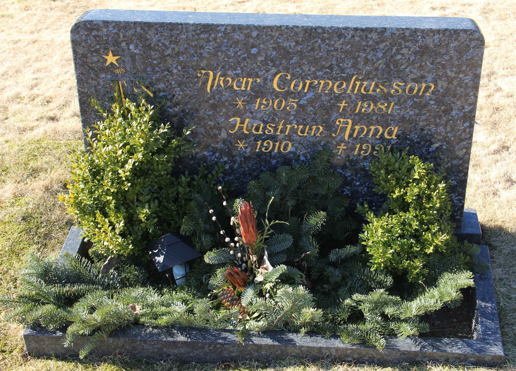 Grav B070 Hönö Kyrkogård