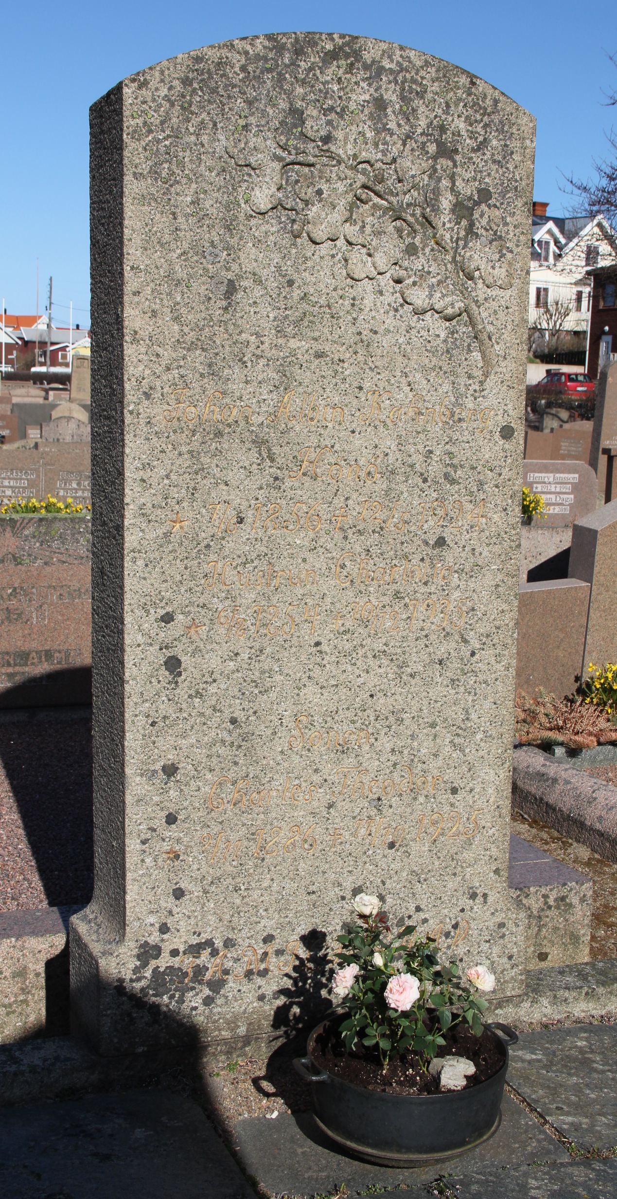 Grav D018 Öckerö Kyrkogård