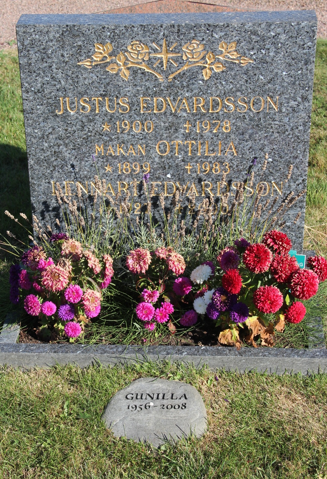 Grav G135 Öckerö Kyrkogård