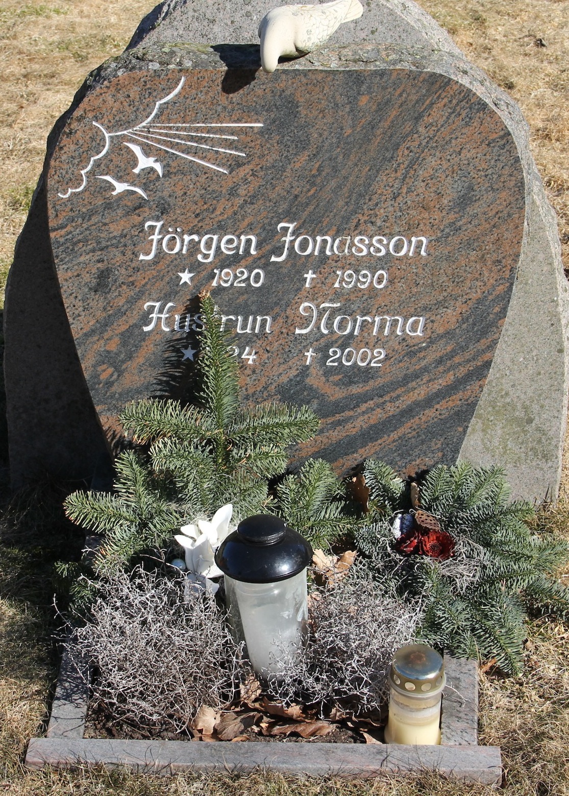 Grav D053 Hönö Kyrkogård