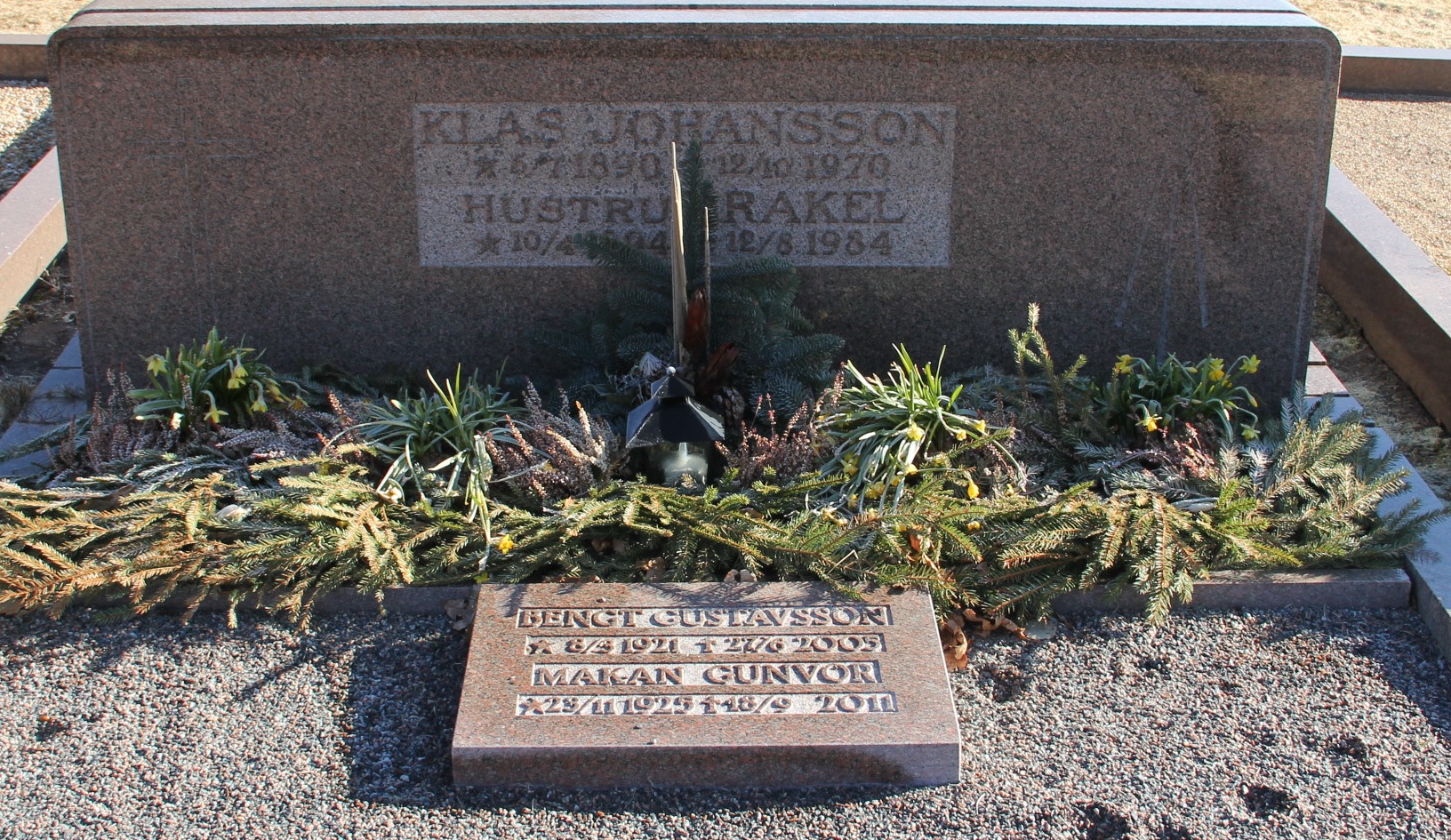 Grav E045 Hönö Kyrkogård