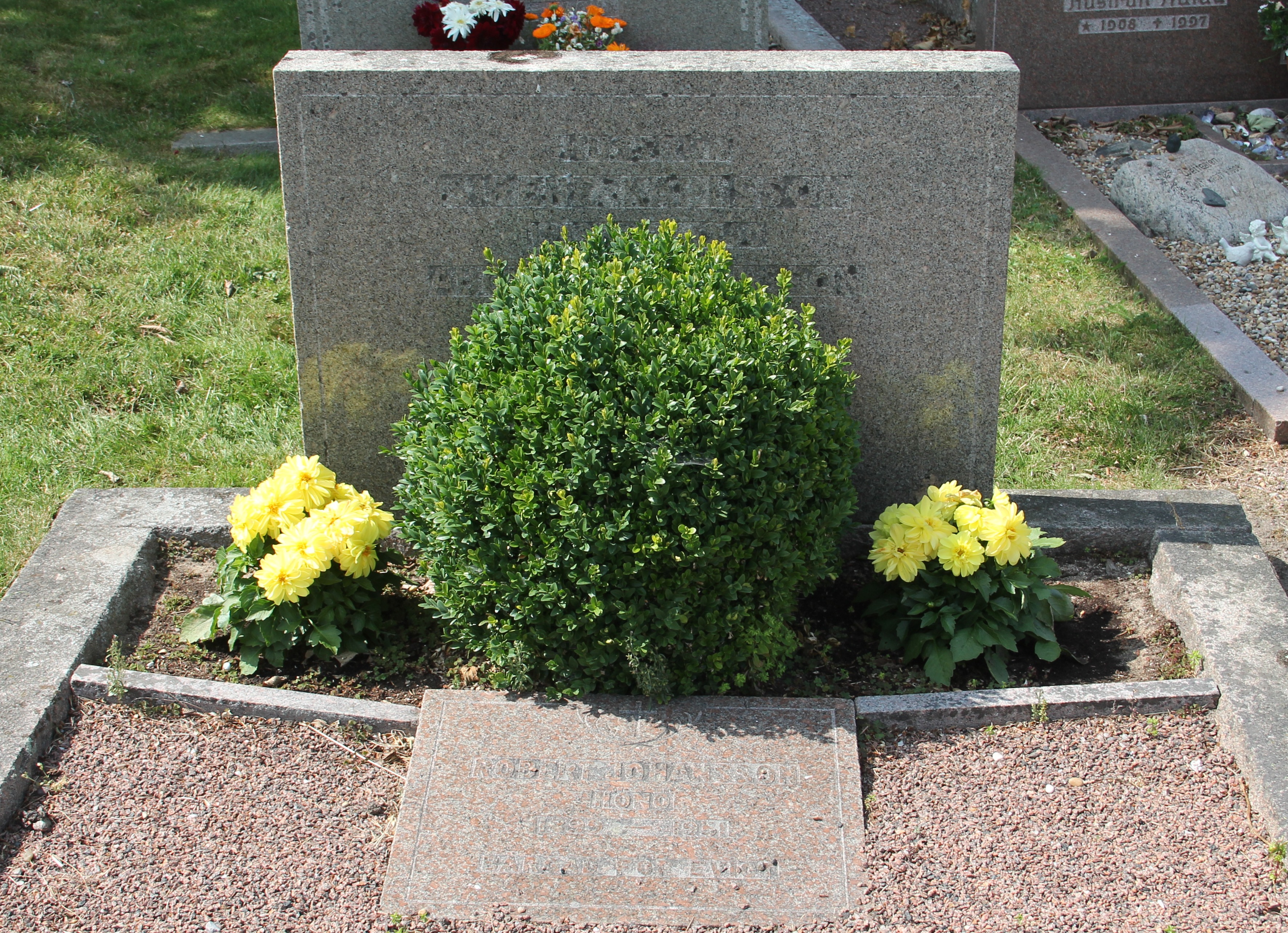 Grav E001 Öckerö Kyrkogård
