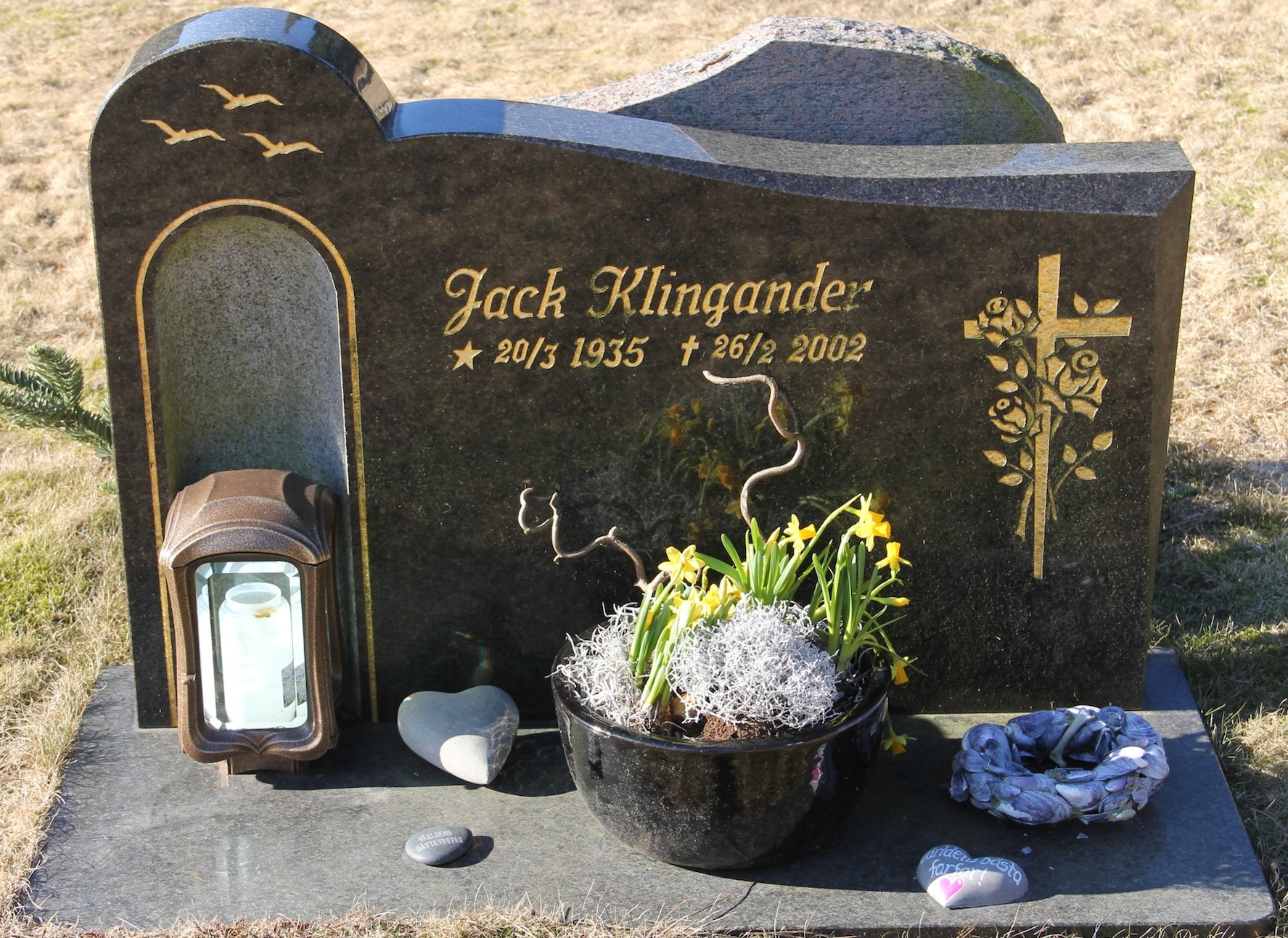Grav A074 Hönö Kyrkogård