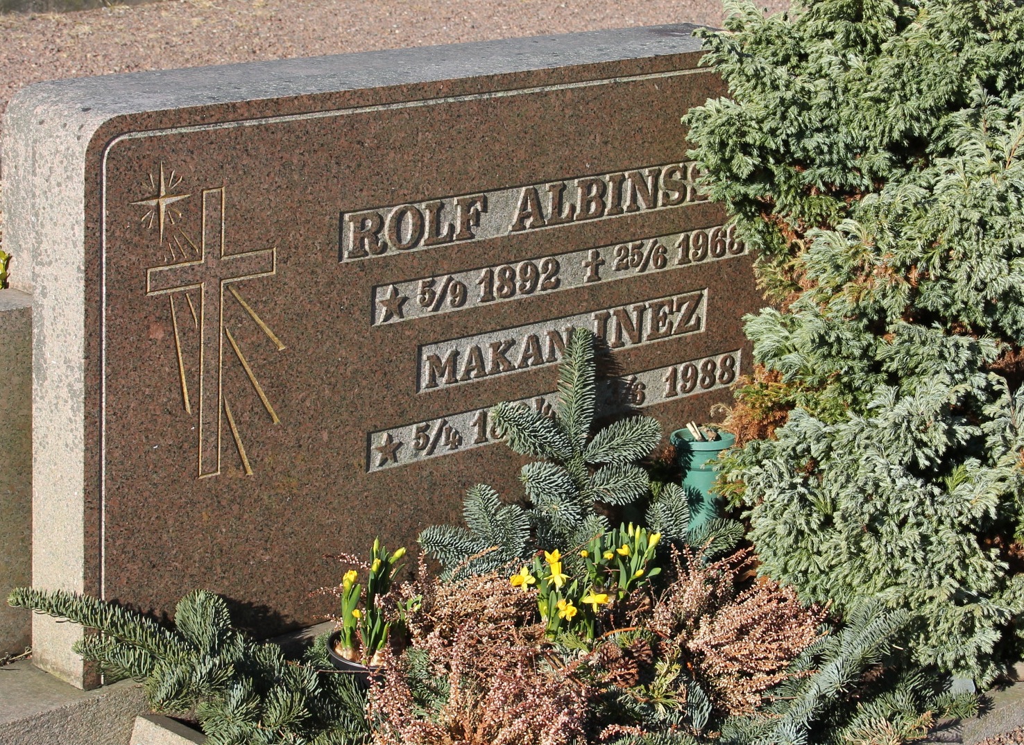 Grav E038 Hönö Kyrkogård