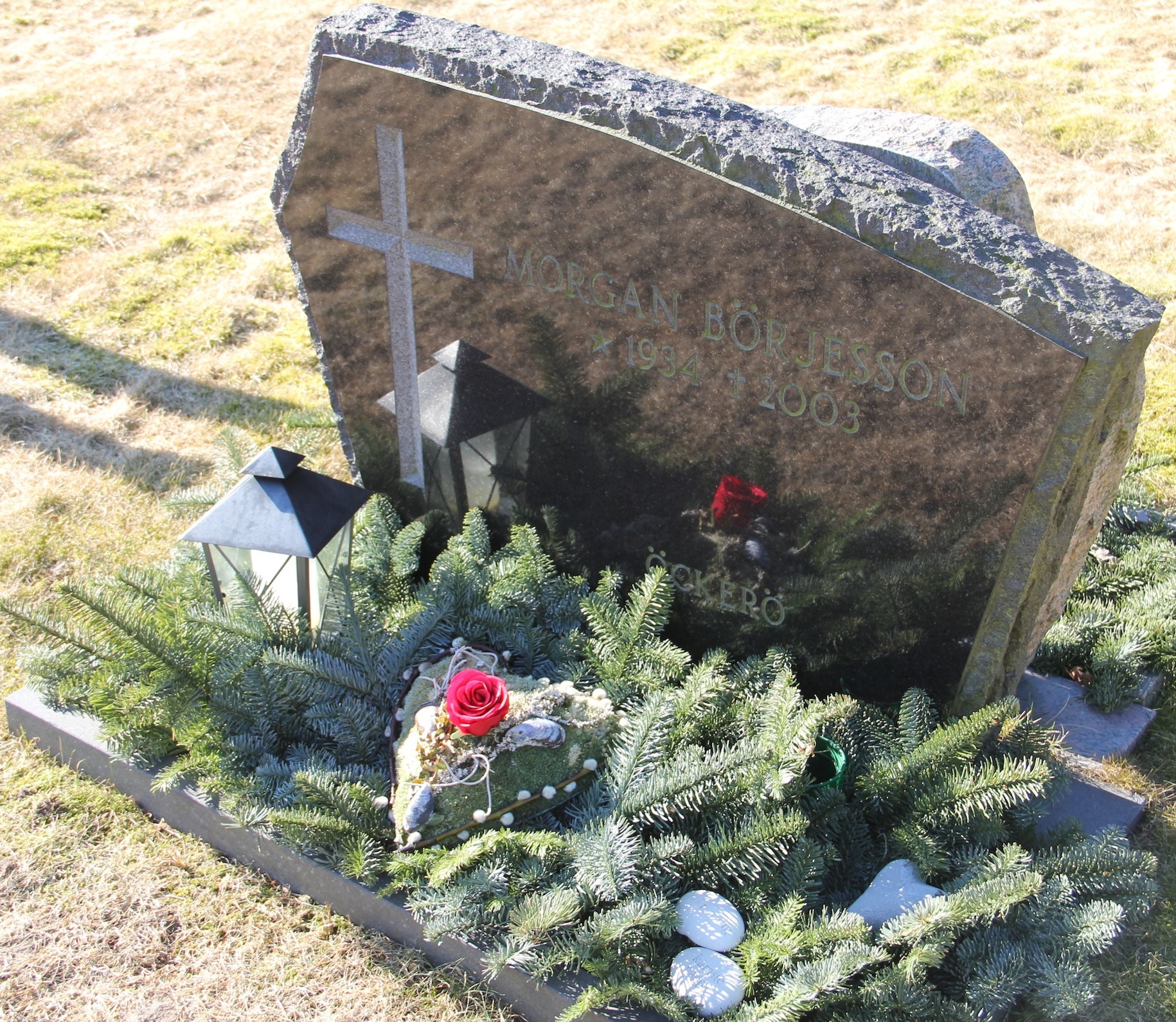 Grav A084 Hönö Kyrkogård