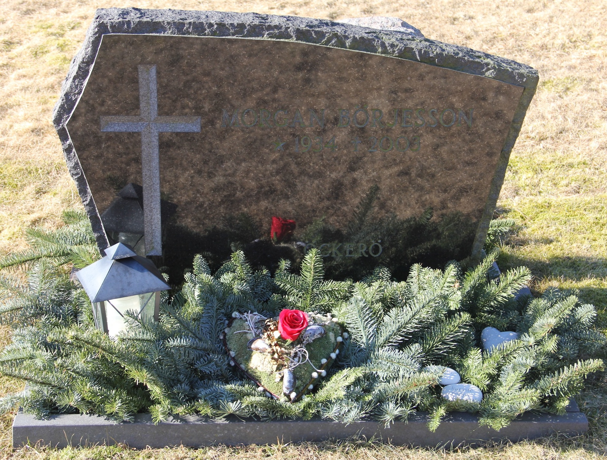 Grav A084 Hönö Kyrkogård