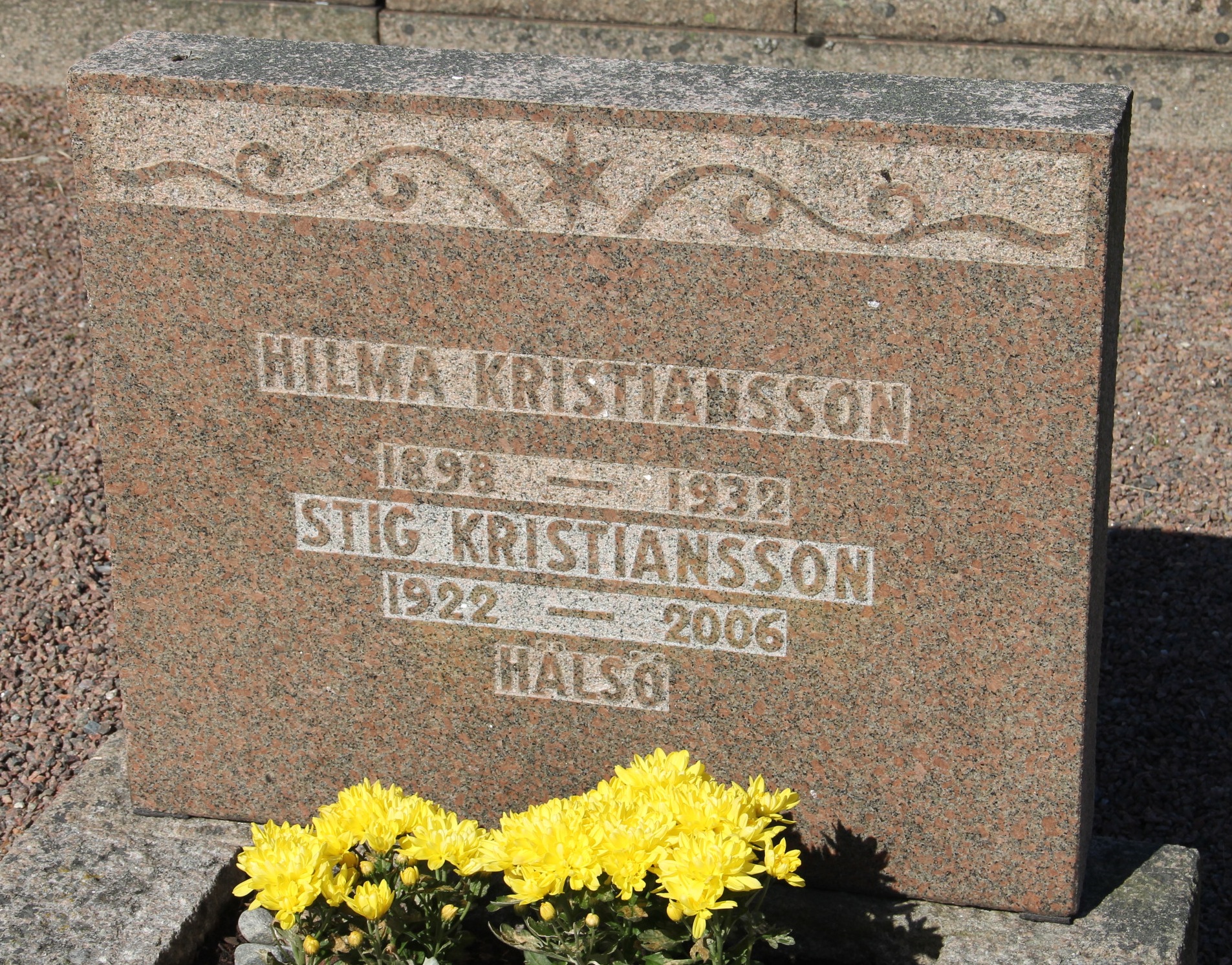 Grav D185 Öckerö Kyrkogård
