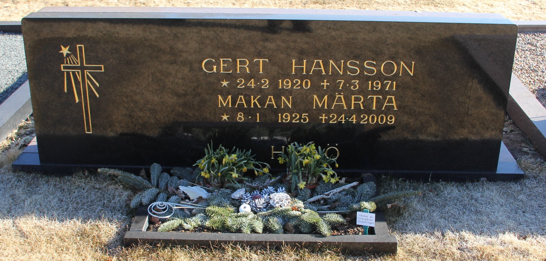 Grav E044 Hönö Kyrkogård
