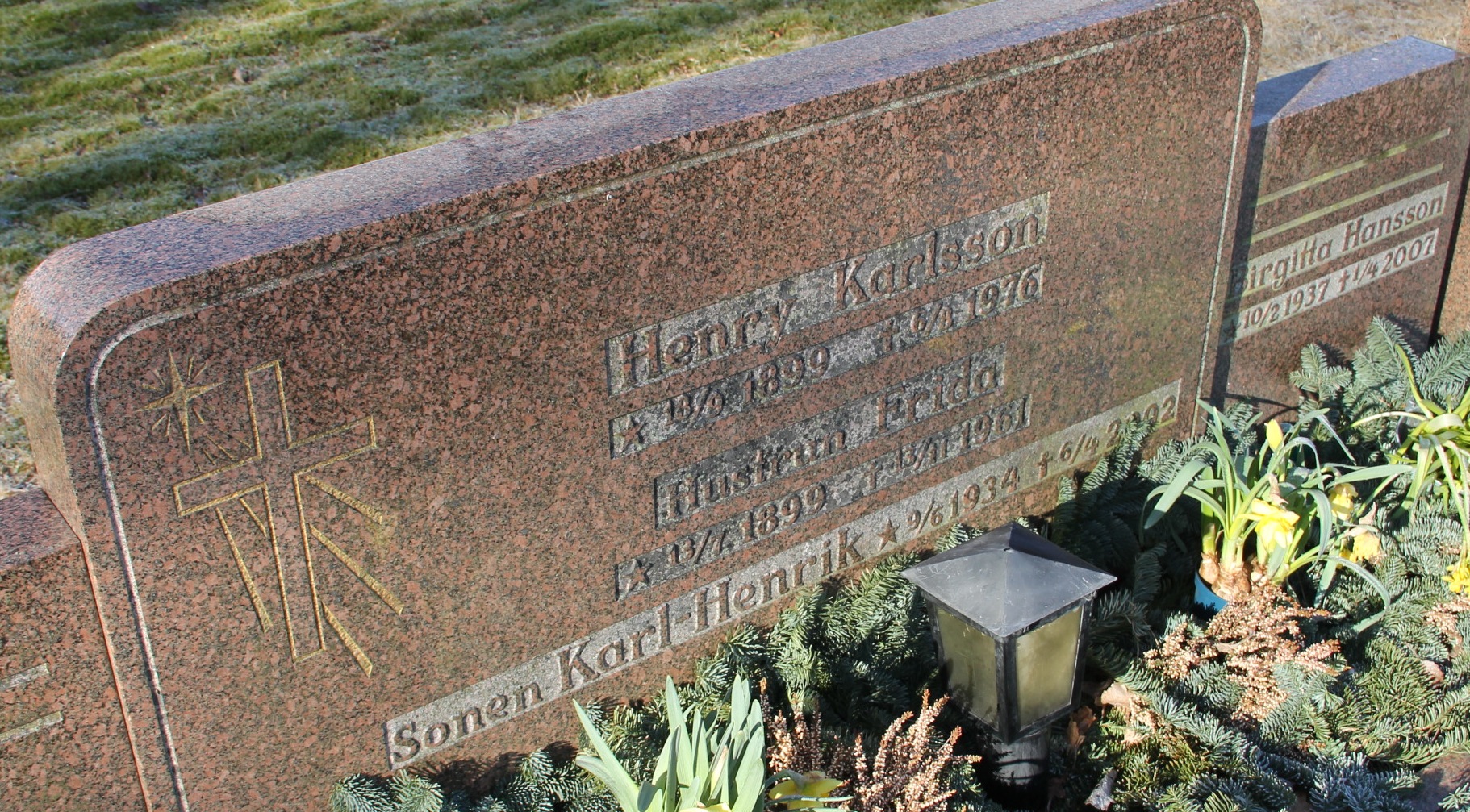 Grav E012 Hönö Kyrkogård
