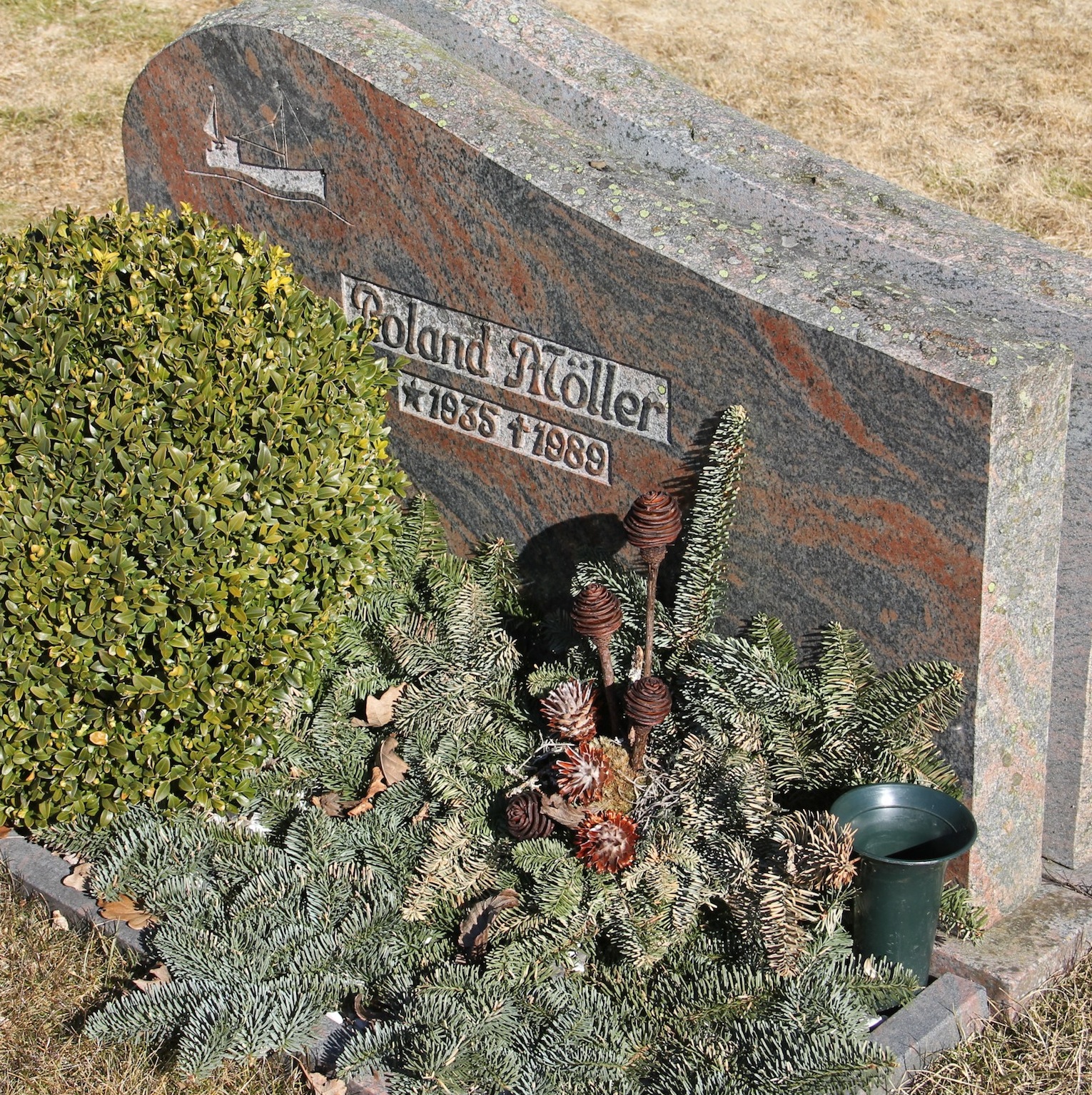 Grav C061 Hönö Kyrkogård