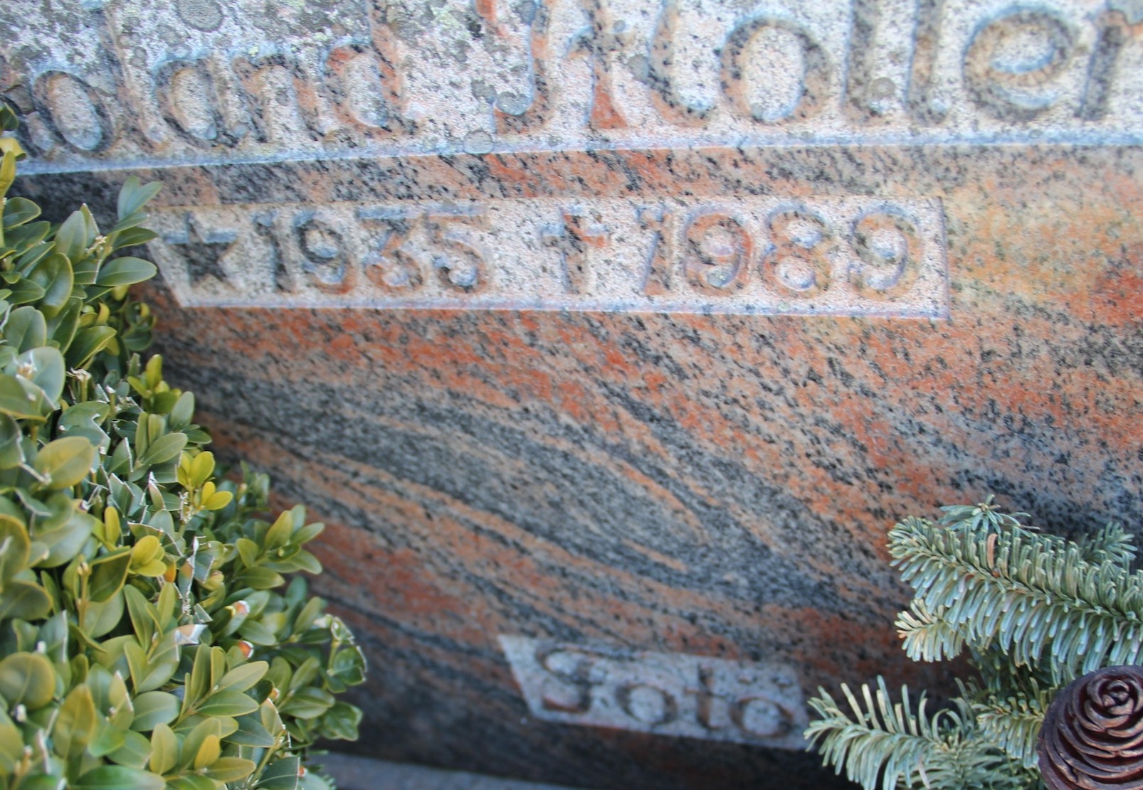 Grav C061 Hönö Kyrkogård