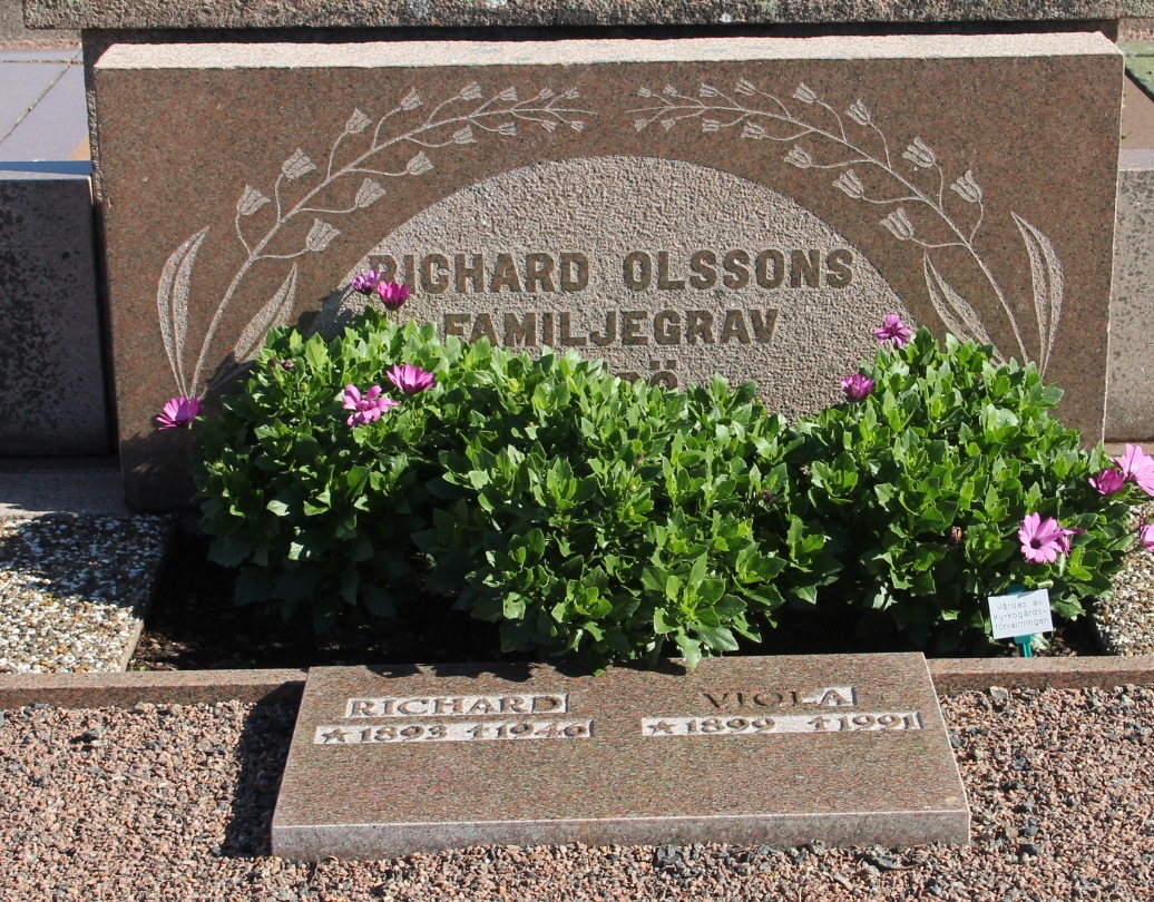 Grav F146 Öckerö Kyrkogård