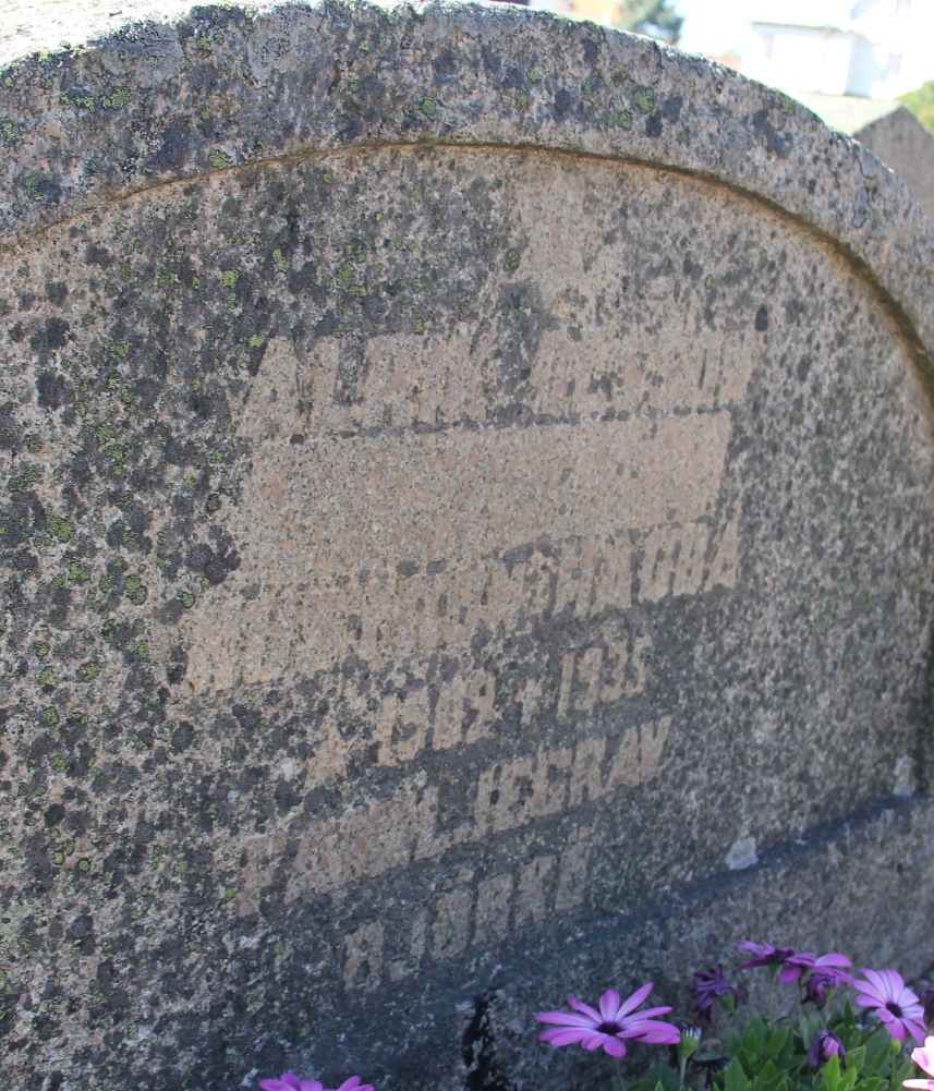 Grav E203 Öckerö Kyrkogård