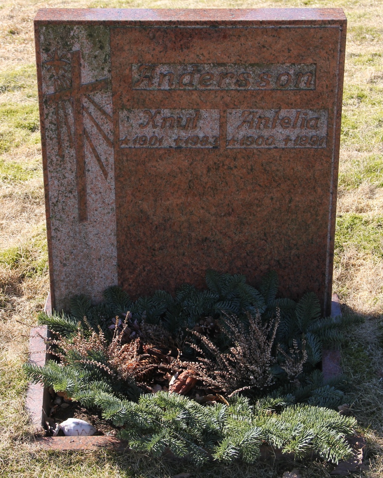 Grav D028 Hönö Kyrkogård