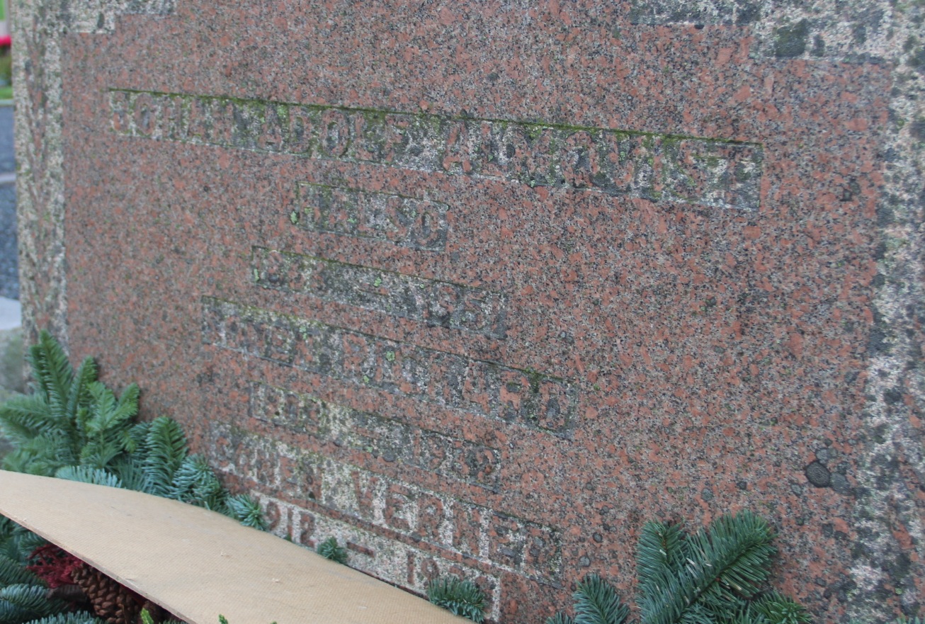 Grav E155 Öckerö Kyrkogård
