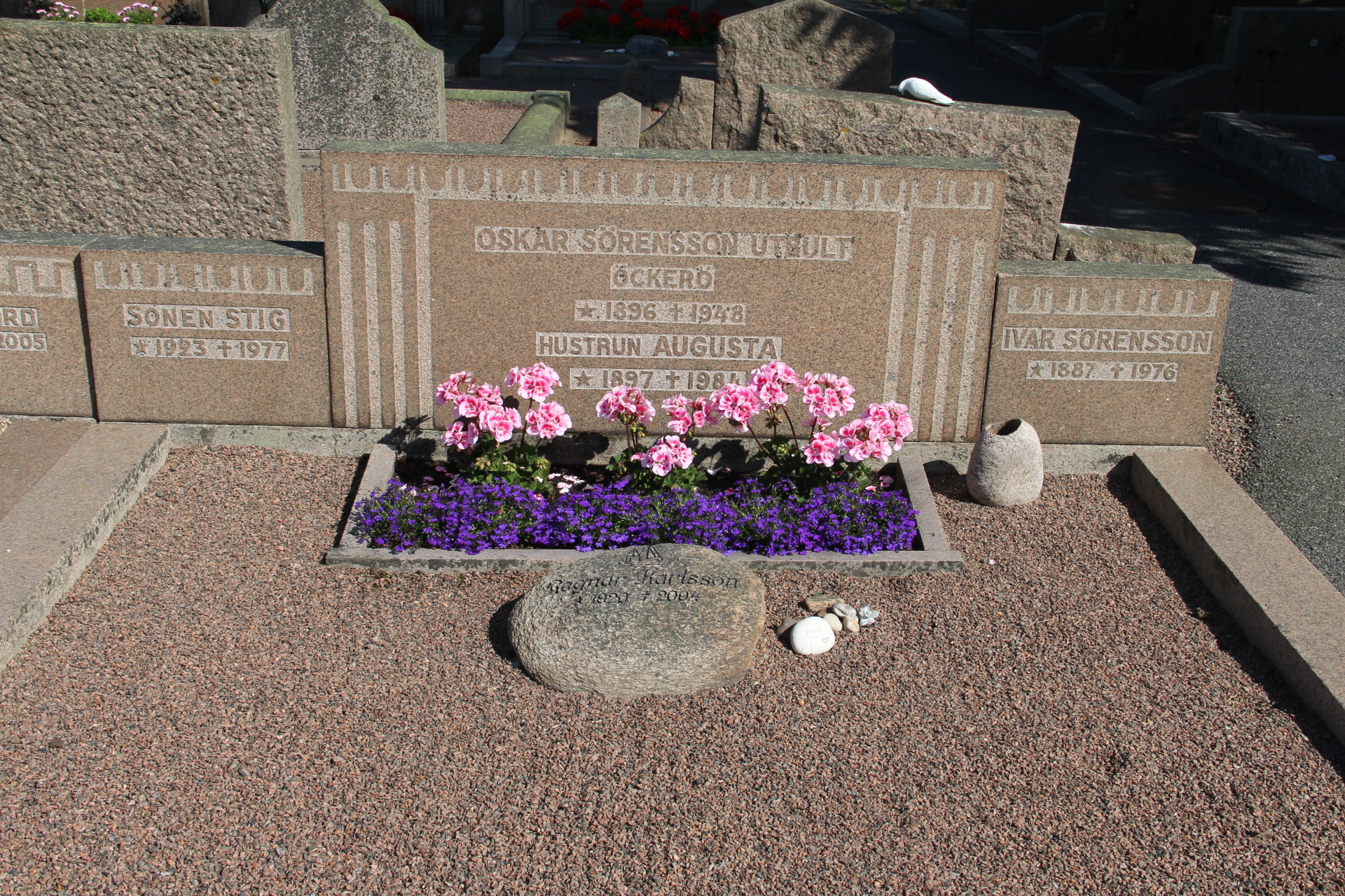 Grav F005 Öckerö Kyrkogård