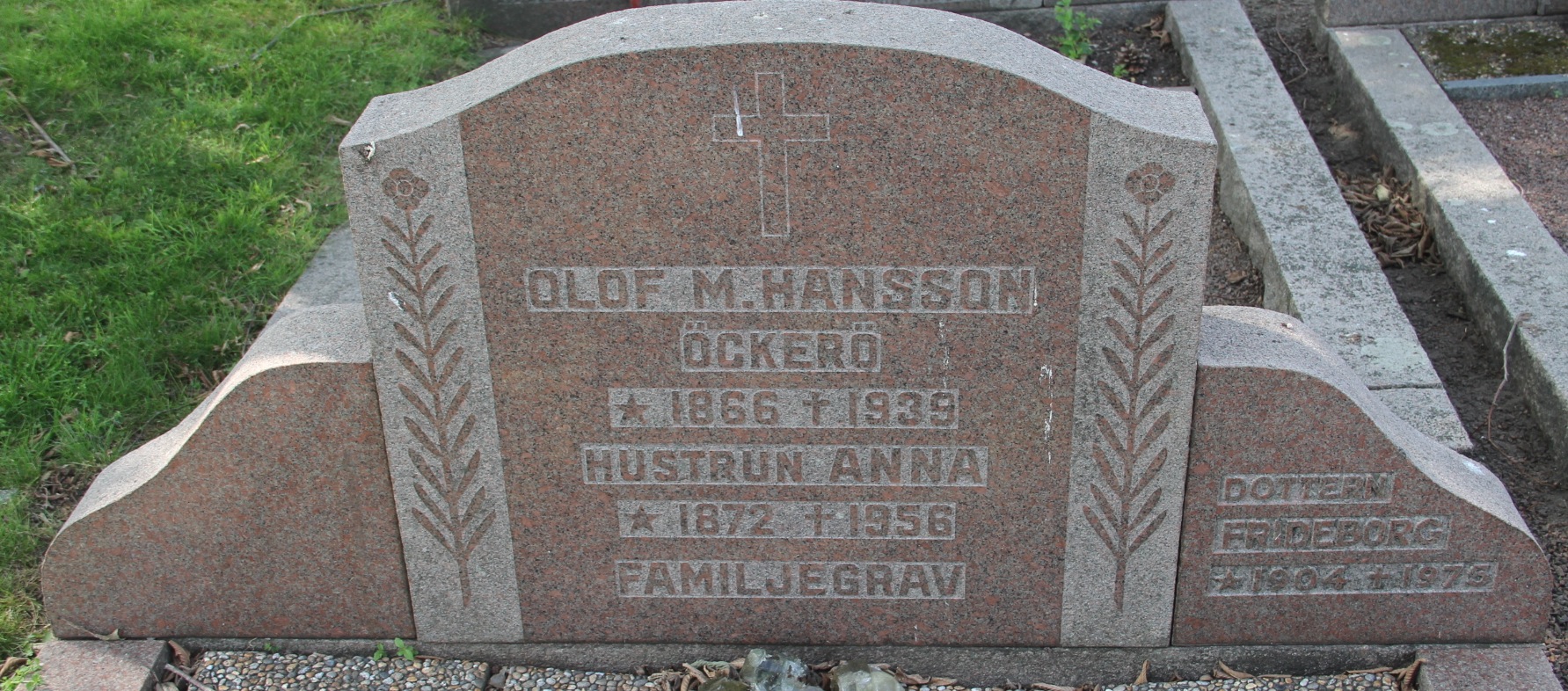 Grav E033 Öckerö Kyrkogård