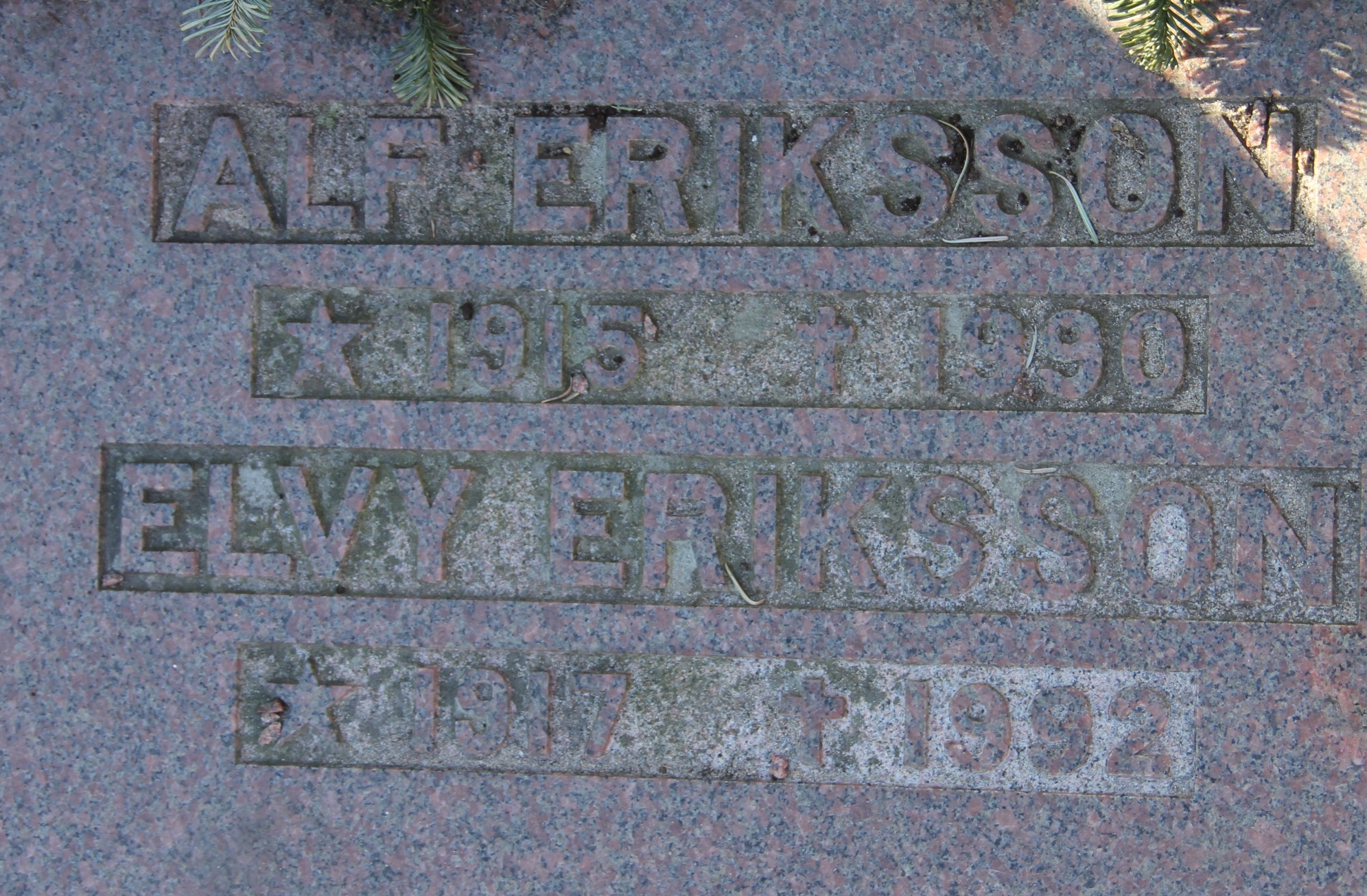 Grav A135 Öckerö Kyrkogård