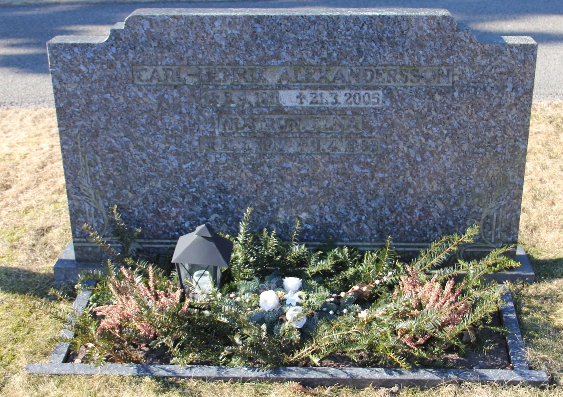 Grav B003 Hönö Kyrkogård