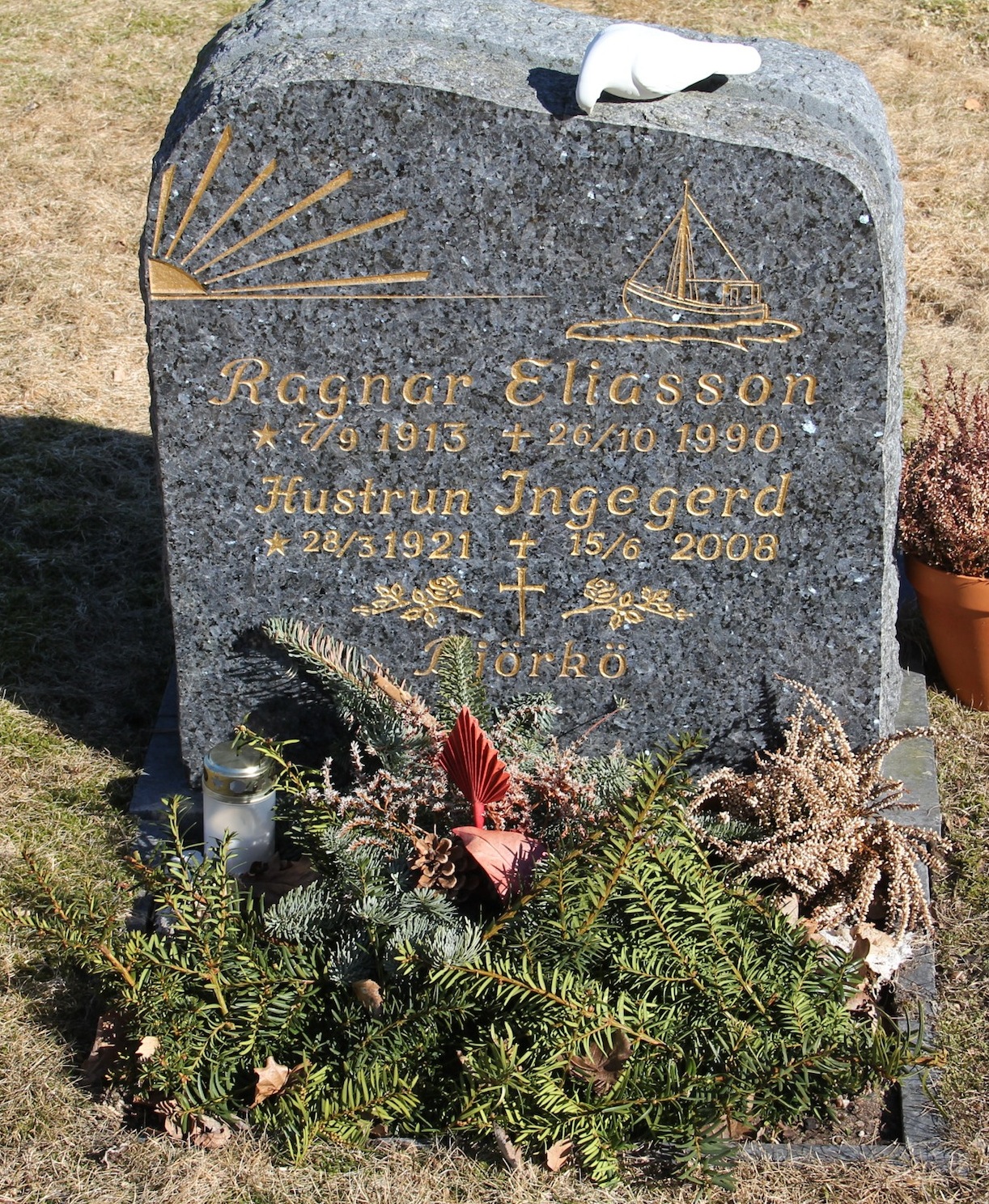 Grav D052 Hönö Kyrkogård