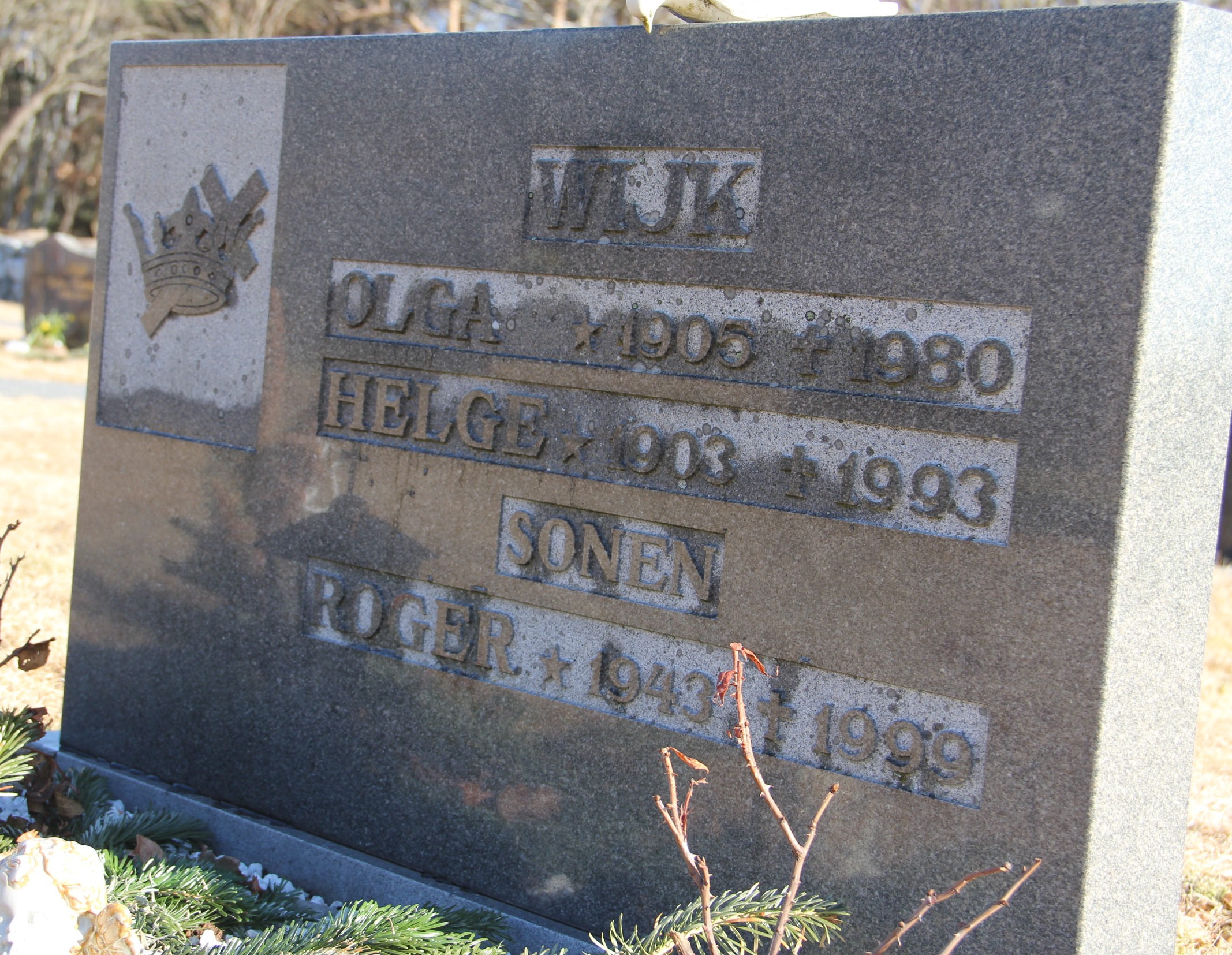 Grav E073 Hönö Kyrkogård