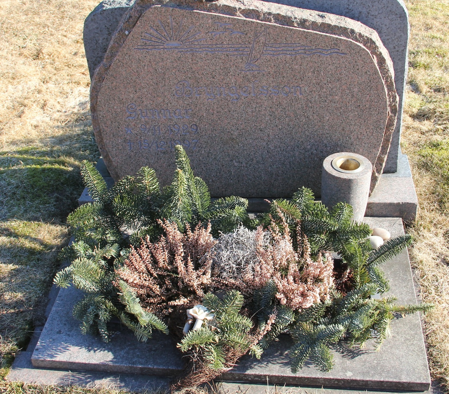 Grav A022 Hönö Kyrkogård